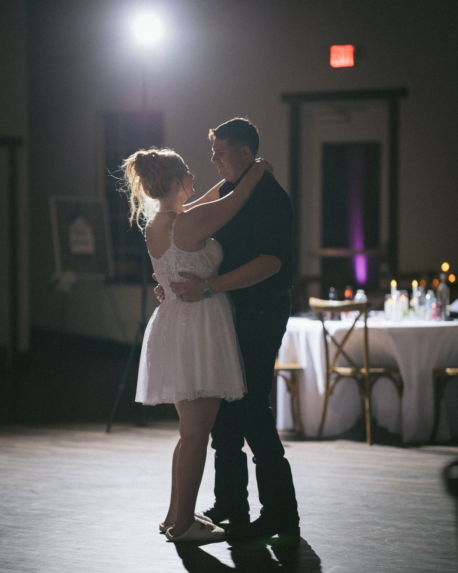 Wedding couple photographed in natural light
Bride and groom embracing during wedding day
Candid moment from a Florida wedding