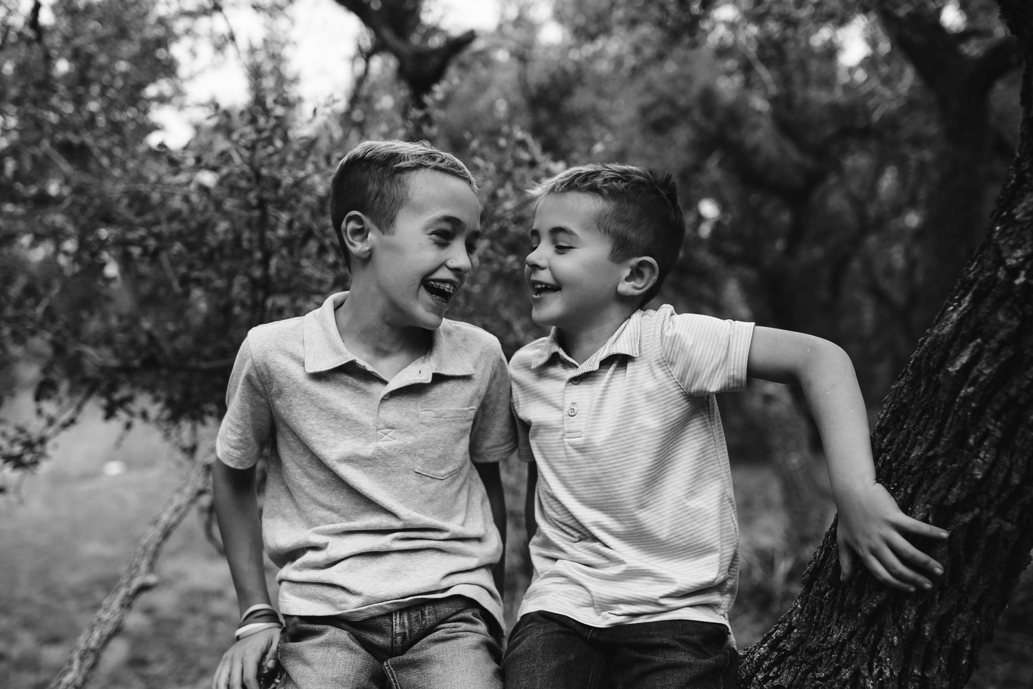 sibling photography, lifestyle photography, family portraits, Edwardsville Illinois