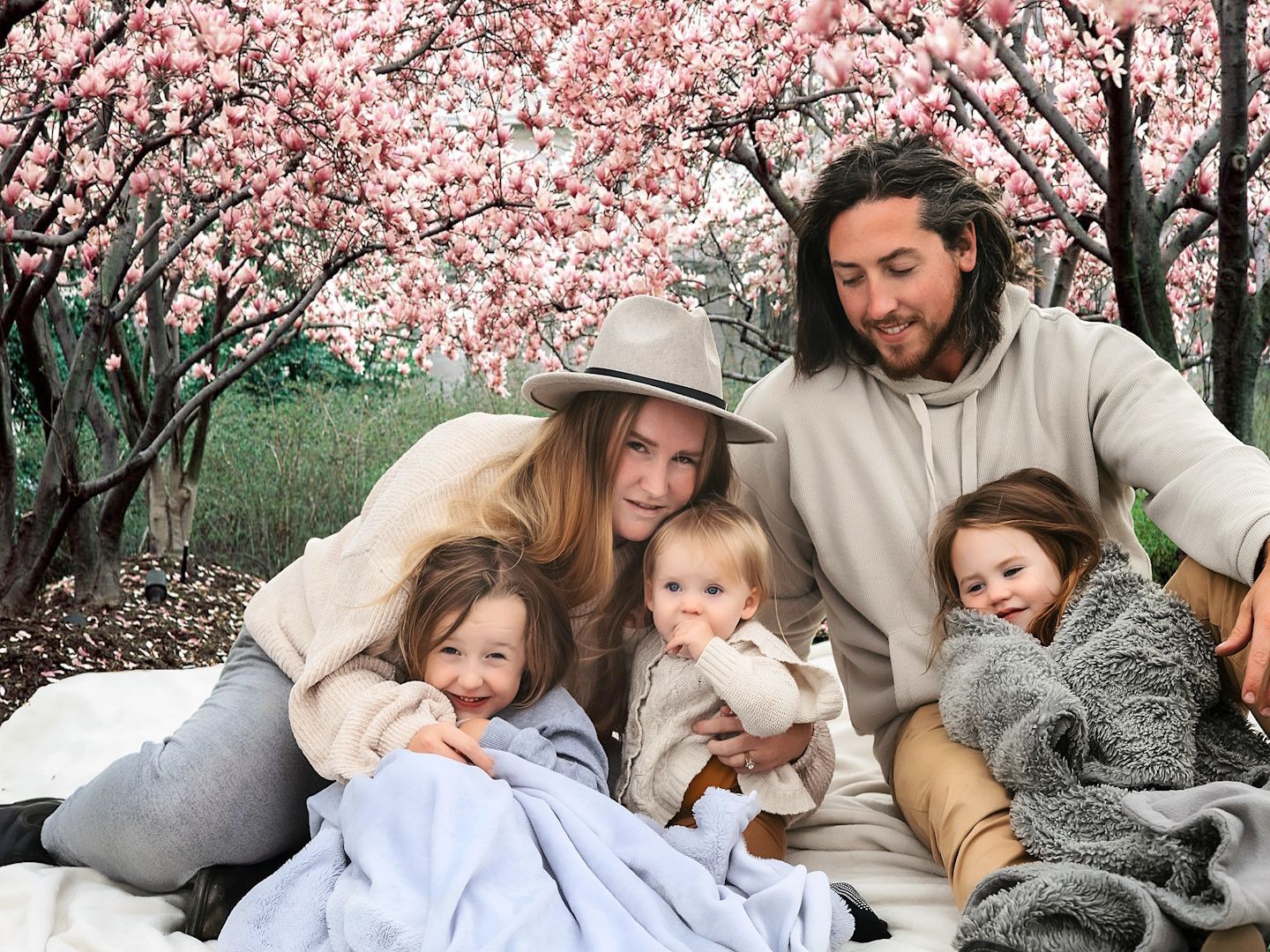 Outdoor family portraits on Nova Scotia’s South Shore