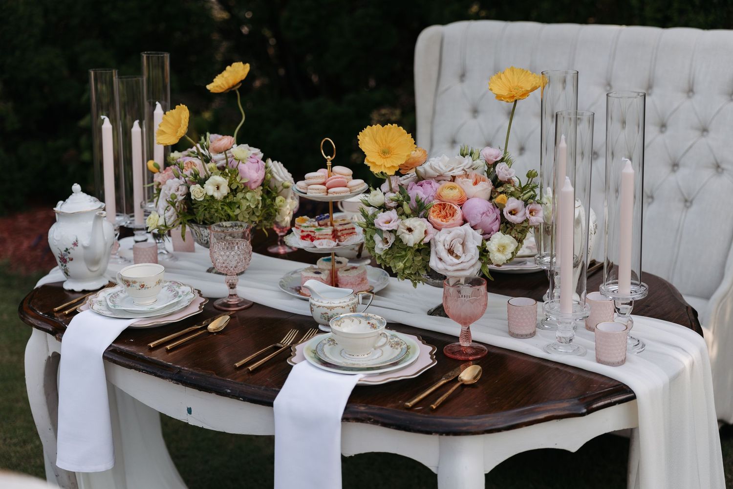 Bride + Groom Garden Theme Table at Hermitage golf Course in Nashville, Tennessee