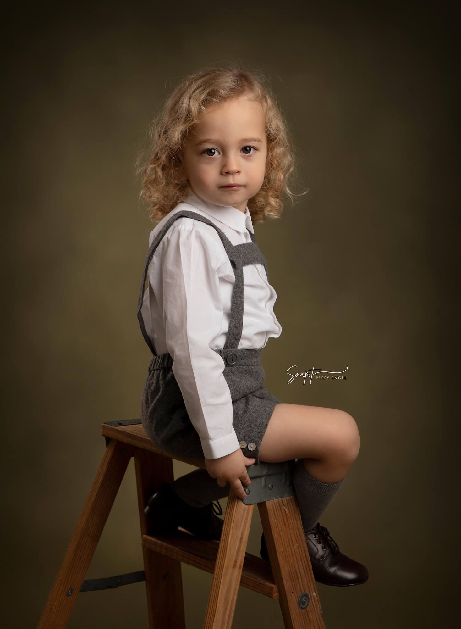Howell NJ family portraits, kids photographer near me Howell NJ, professional family photos, studio portrait photographer near Howell NJ