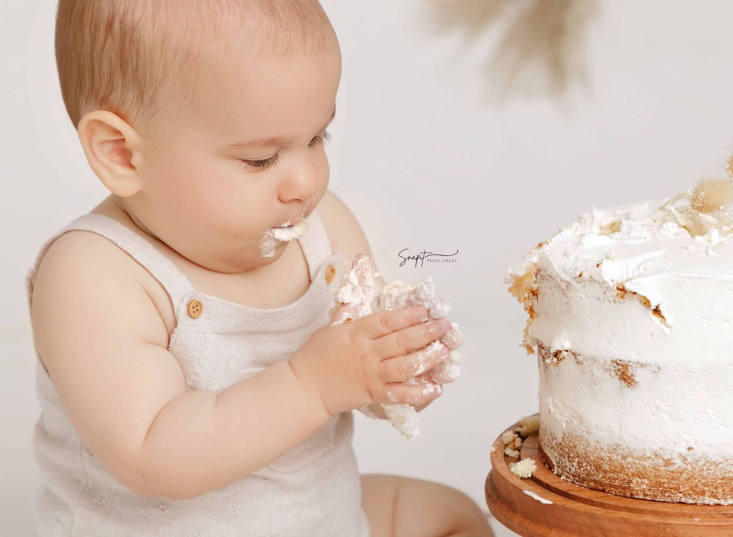 Lakewood NJ cake smash portraits, cake smash photoshoot Monmouth County, professional baby photos Lakewood NJ, get baby pictures taken