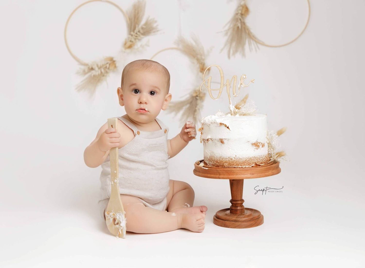 Lakewood NJ cake smash portraits, cake smash photoshoot Monmouth County, professional baby photos Lakewood NJ, get baby pictures taken
