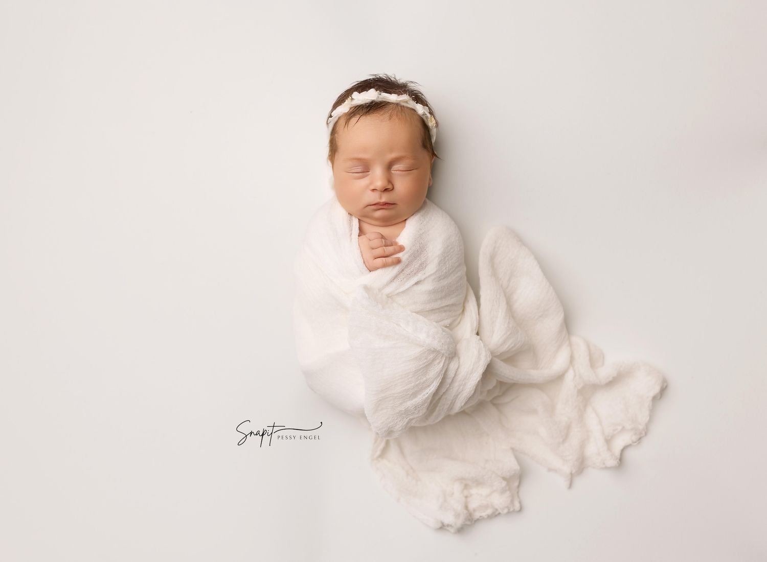 newborn portrait studio Mantoloking Borough, professional newborn photos, Lakewood NJ baby photography