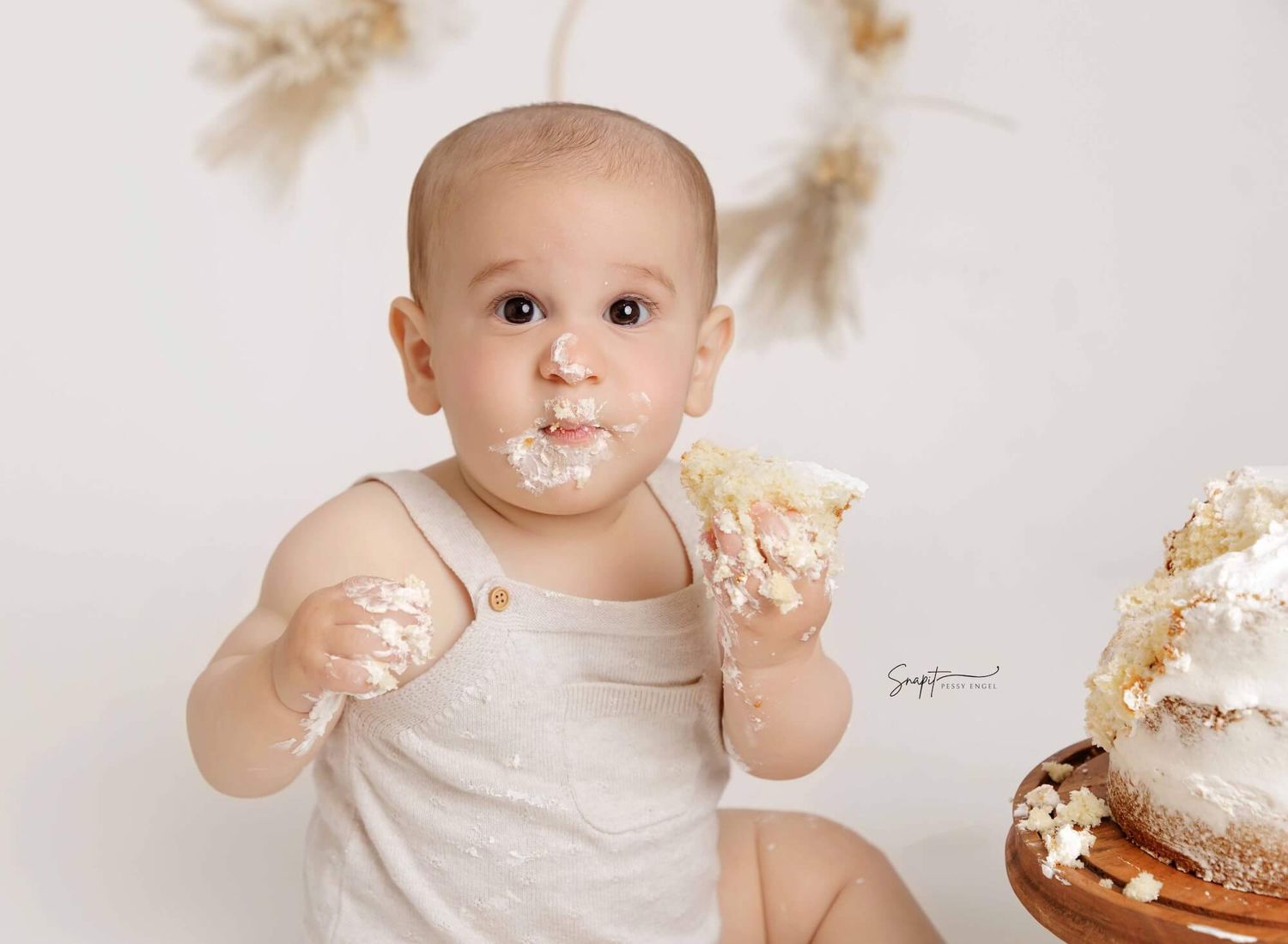 Lakewood NJ cake smash photographer, milestone portraits Monmouth County, cake smash photography near me, Lakewood NJ baby photographers