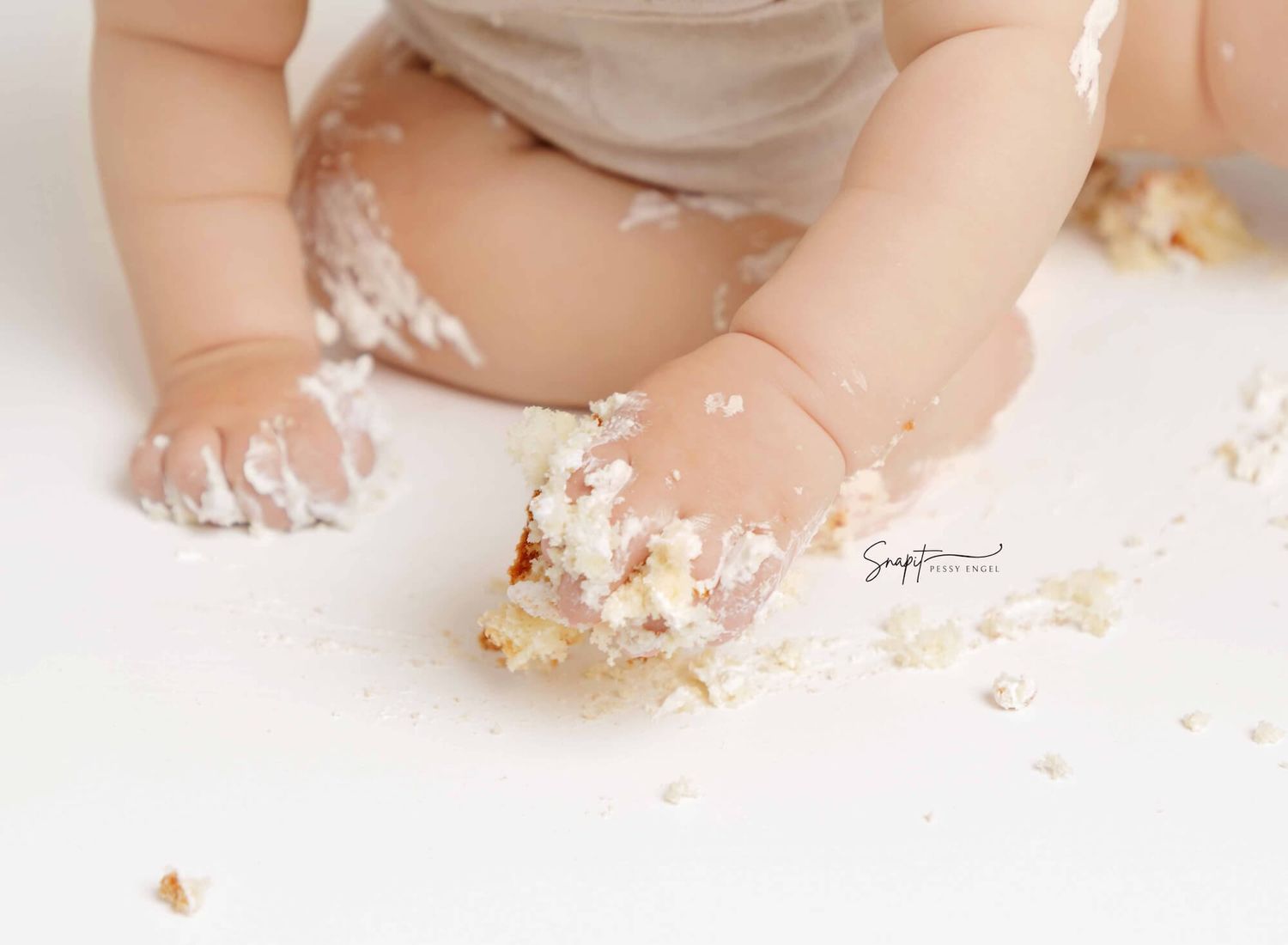 Toms River cake smash photographer, baby milestone portraits, professional cake smash photos