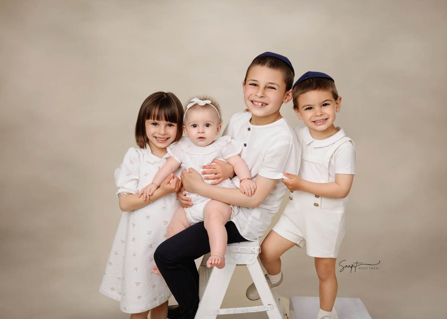 Howell NJ kids photographer, Howell New Jersey family photography, studio family photography near me, Howell NJ portrait photographers