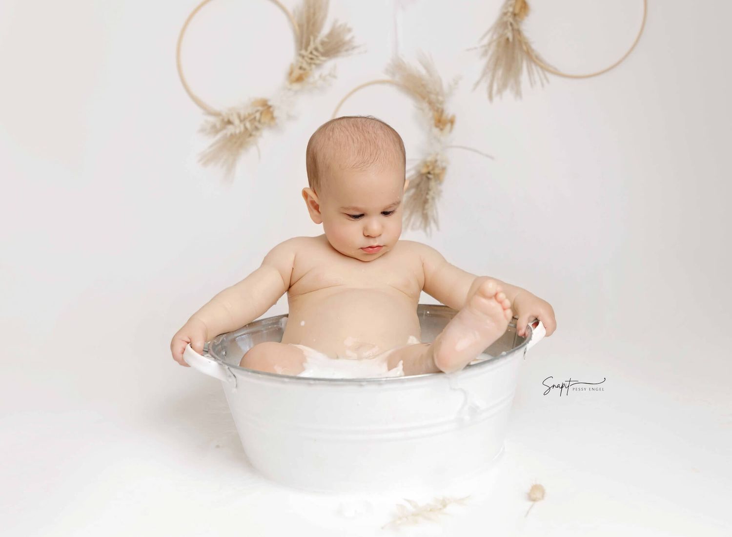 Lakewood NJ cake smash portraits, cake smash photoshoot Monmouth County, professional baby photos Lakewood NJ, get baby pictures taken