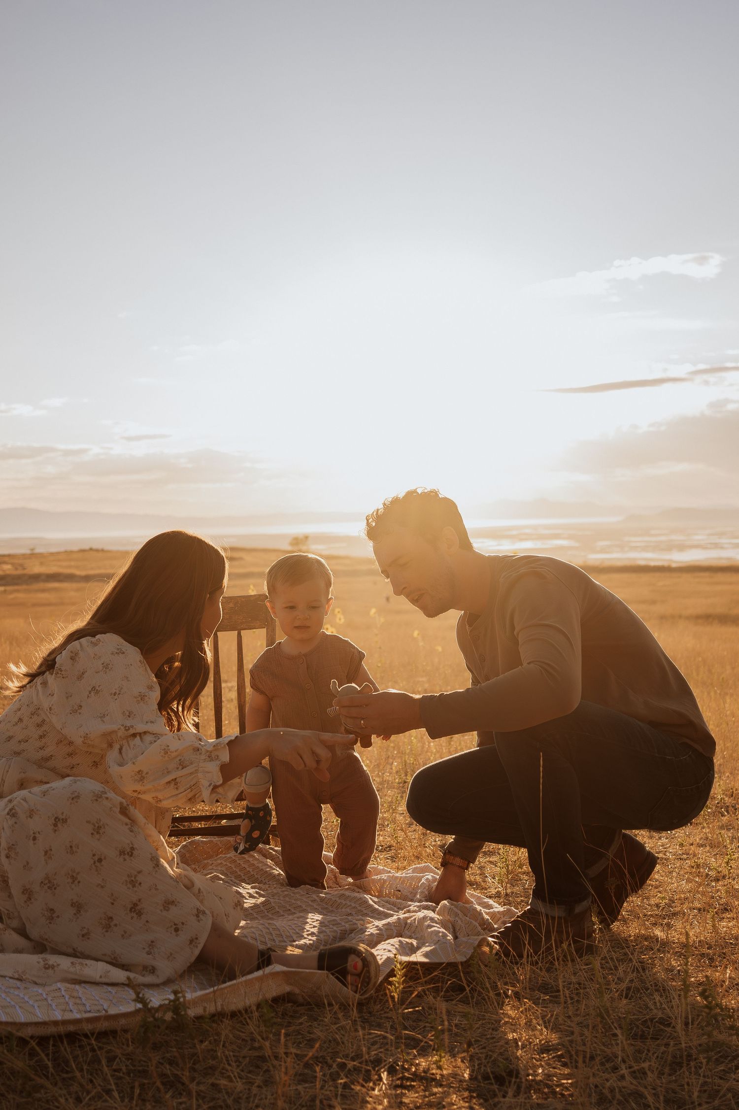 Warm, moody vintage cinematic maternity motherhood and wedding photography in Northern Utah & Florida. Emotive, storytelling images for brid