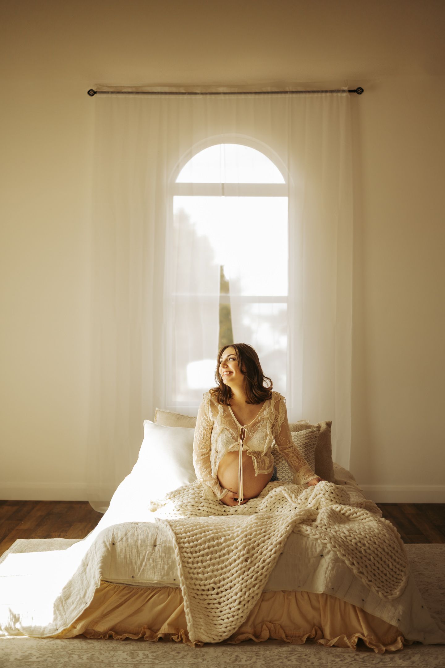 Warm, moody vintage cinematic maternity motherhood and wedding photography in Northern Utah & Florida. Emotive, storytelling images for brid