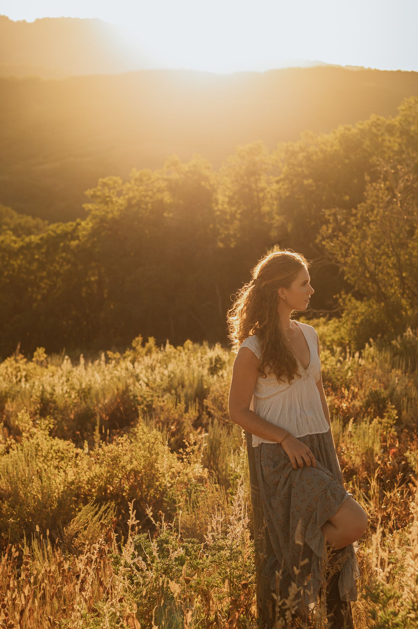 Warm, moody vintage cinematic maternity motherhood and wedding photography in Northern Utah & Florida. Emotive, storytelling images for brid