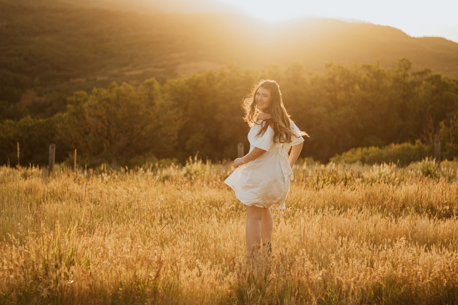 Warm, moody vintage cinematic maternity motherhood and wedding photography in Northern Utah & Florida. Emotive, storytelling images for brid