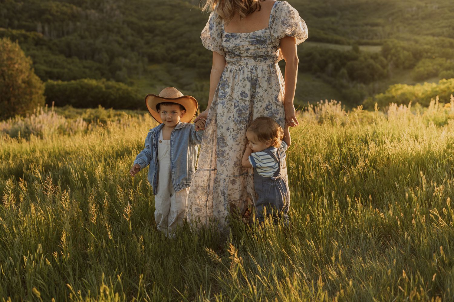 Utah wedding photographer capturing warm, moody bridal portraits. Florida wedding photographer documenting intimate
