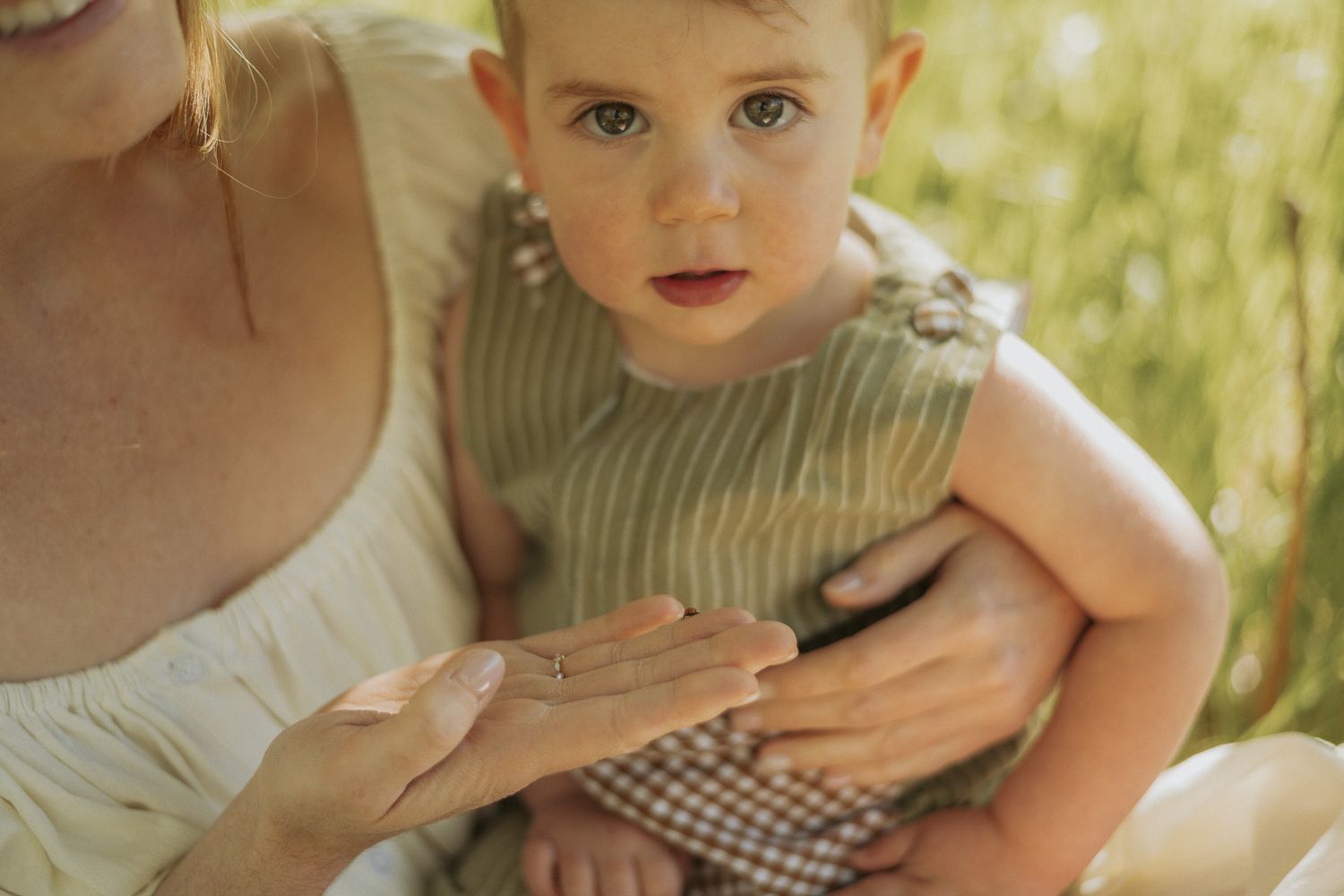 Motherhood maternity photographer in Northern Utah capturing warm, storytelling portraits of a mother
Florida family maternity photographer