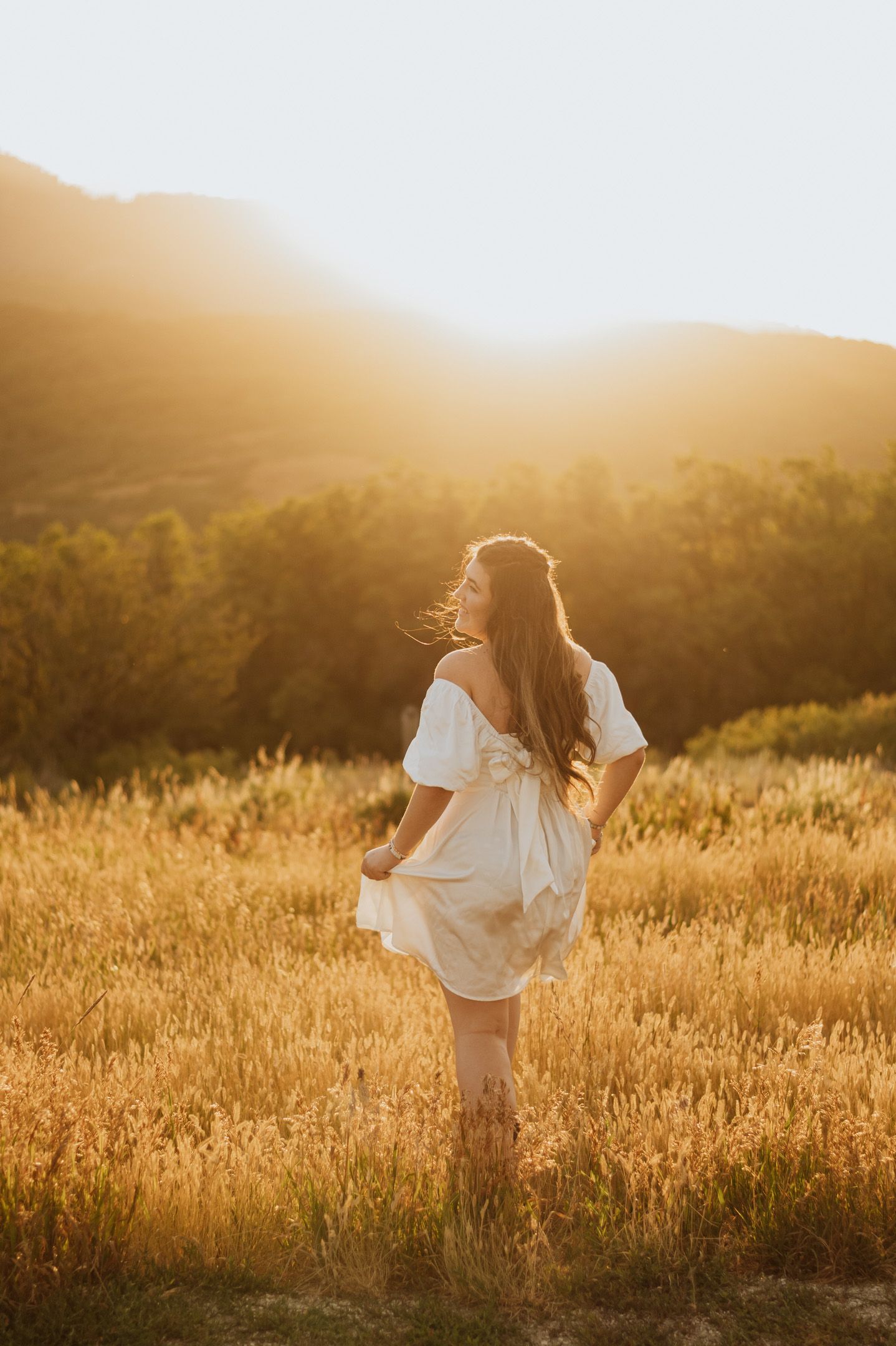 Warm, moody vintage cinematic maternity motherhood and wedding photography in Northern Utah & Florida. Emotive, storytelling images for brid