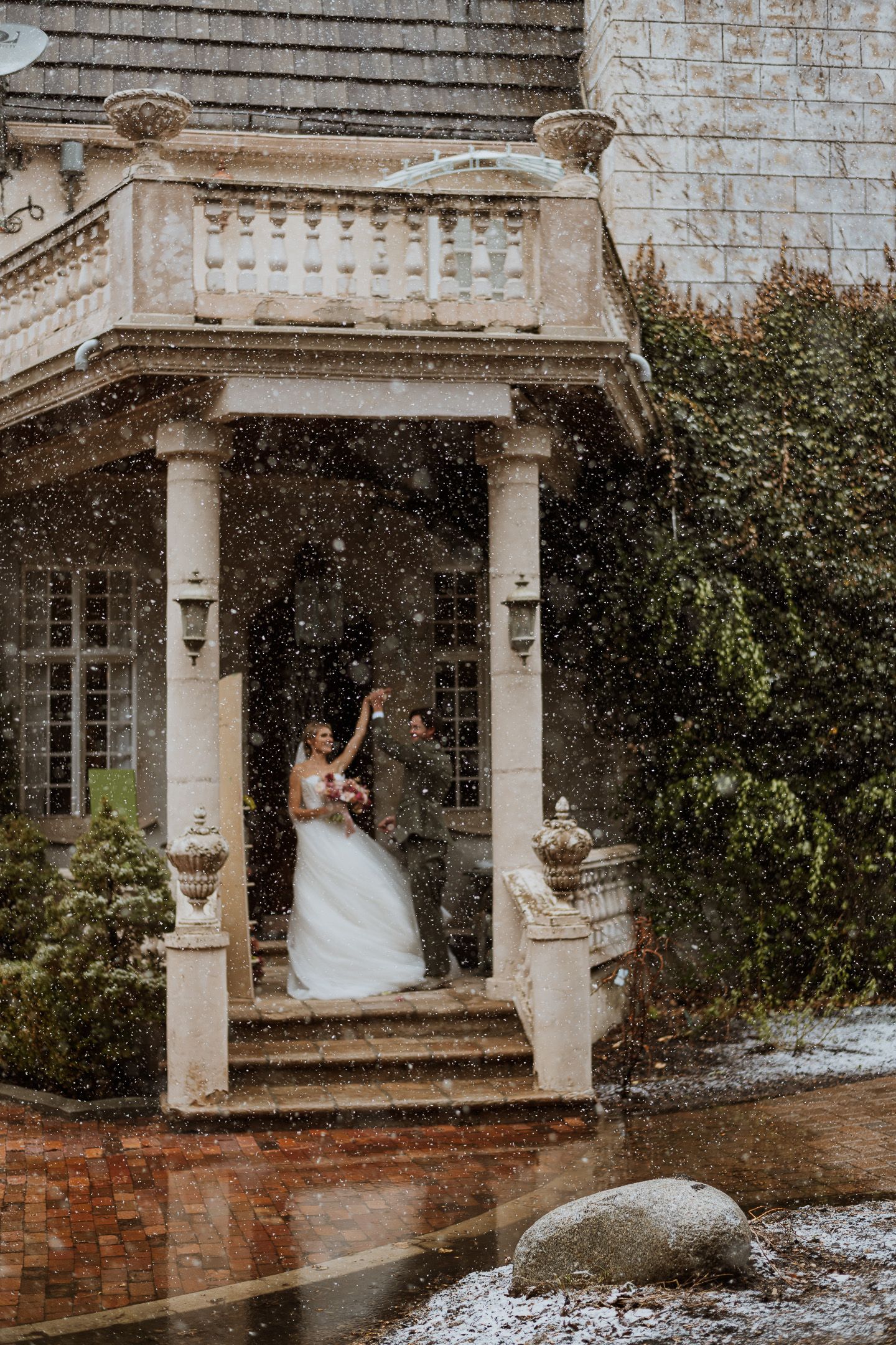 Warm, moody vintage cinematic maternity motherhood and wedding photography in Northern Utah & Florida. Emotive, storytelling images for brid