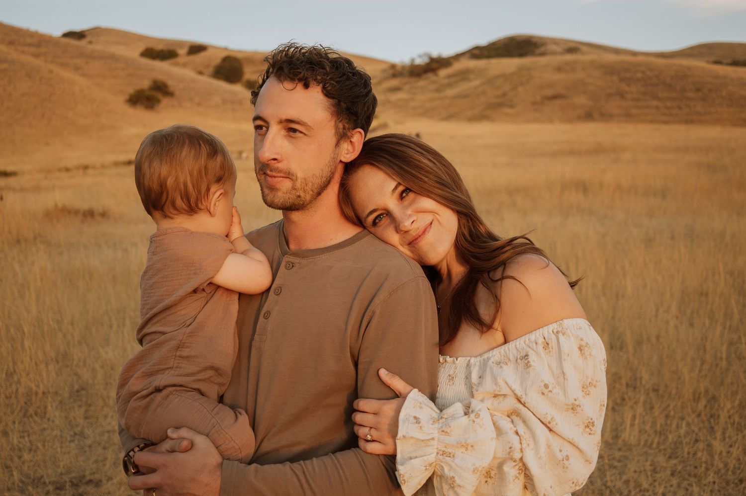 Warm, moody vintage cinematic maternity motherhood and wedding photography in Northern Utah & Florida. Emotive, storytelling images for brid