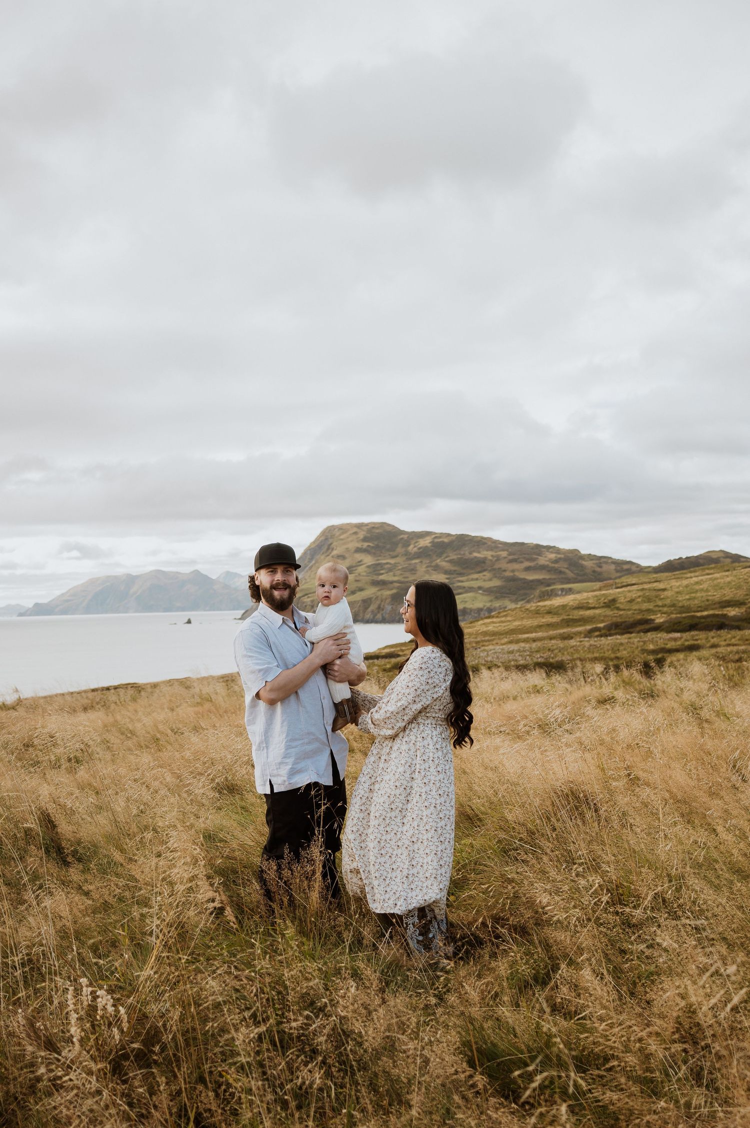 Motherhood maternity photographer in Northern Utah capturing warm, storytelling portraits of a mother
Florida family maternity photographer