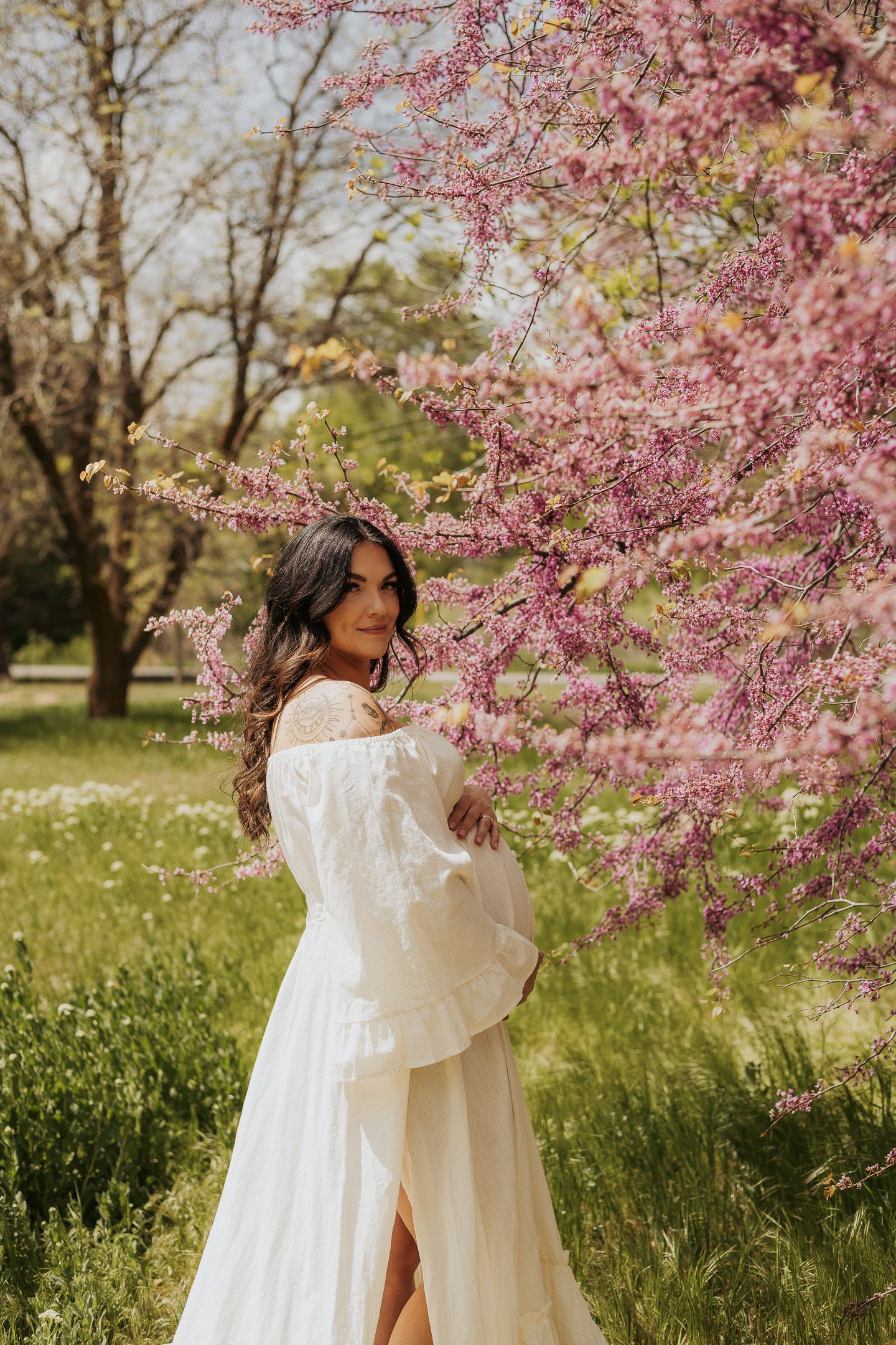 Warm, moody vintage cinematic maternity motherhood and wedding photography in Northern Utah & Florida. Emotive, storytelling images for brid