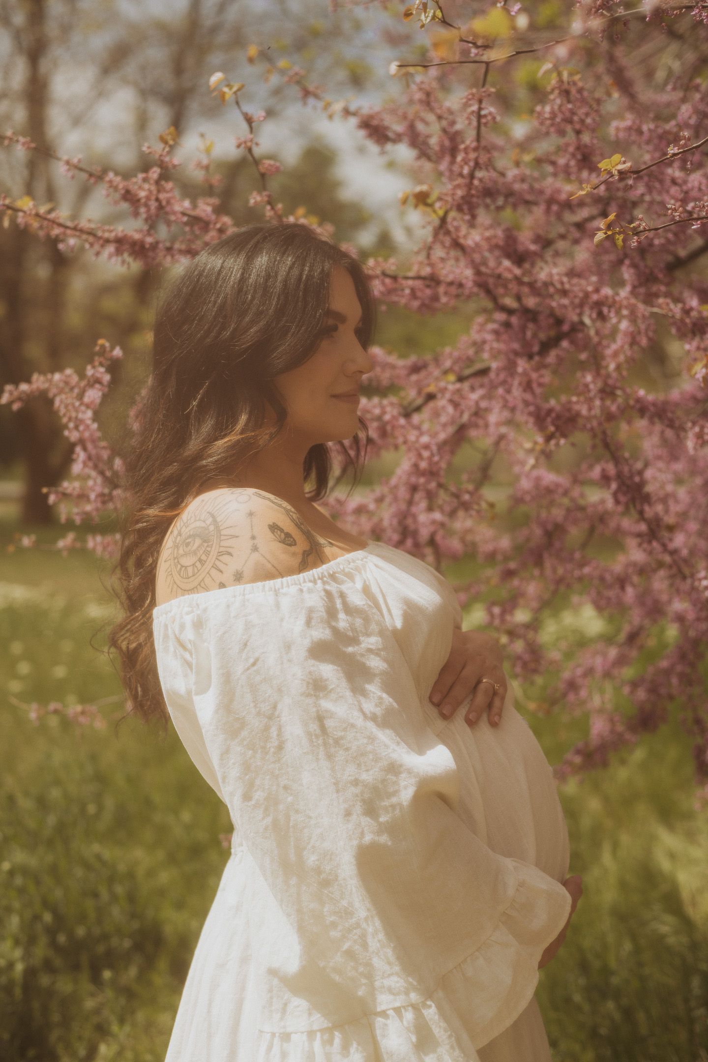 Motherhood maternity photographer in Northern Utah capturing warm, storytelling portraits of a mother
Florida family maternity photographer