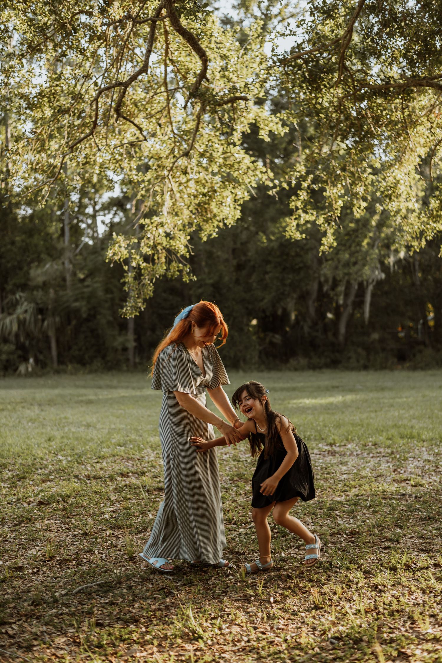 Warm, moody vintage cinematic maternity motherhood and wedding photography in Northern Utah & Florida. Emotive, storytelling images for brid