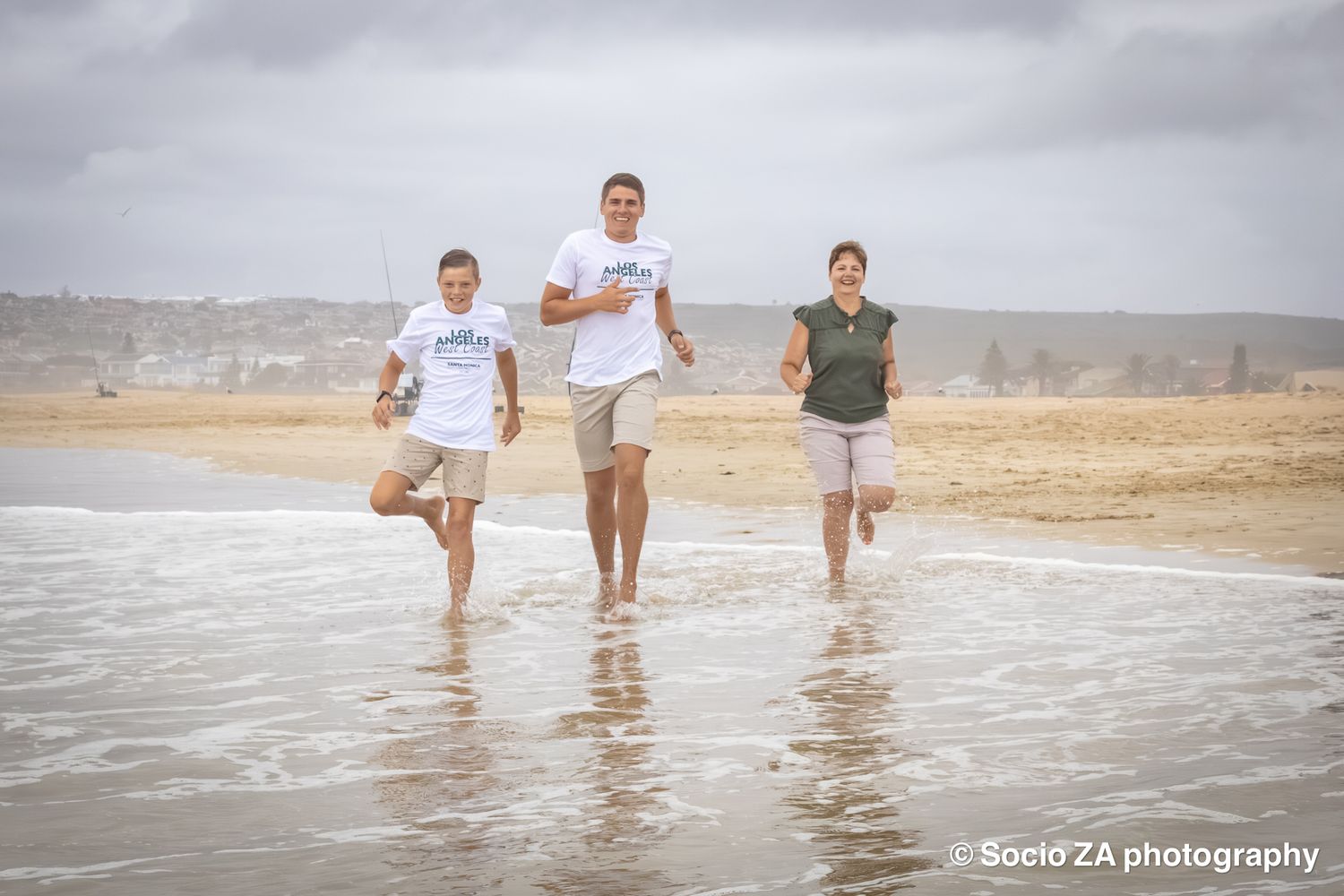 Natural family photography in Jeffrey’s Bay capturing real moments, and relaxed outdoor sessions across the Eastern Cape. Beach.