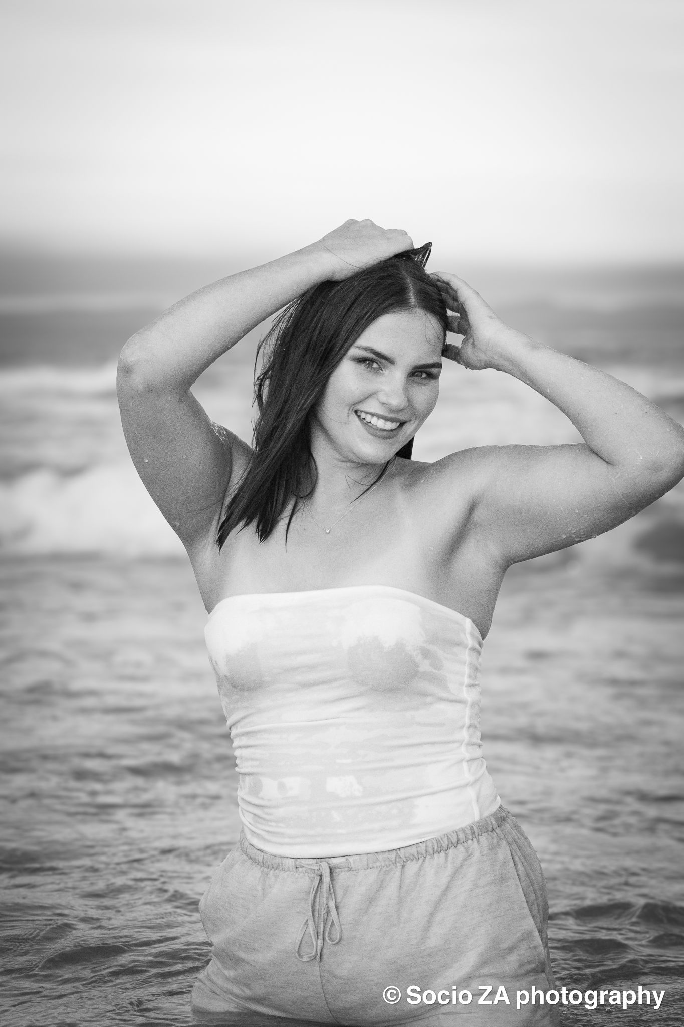 Portrait in Jeffrey’s Bay captures natural, authentic images with relaxed outdoor sessions across the Eastern Cape. Beach day smiles