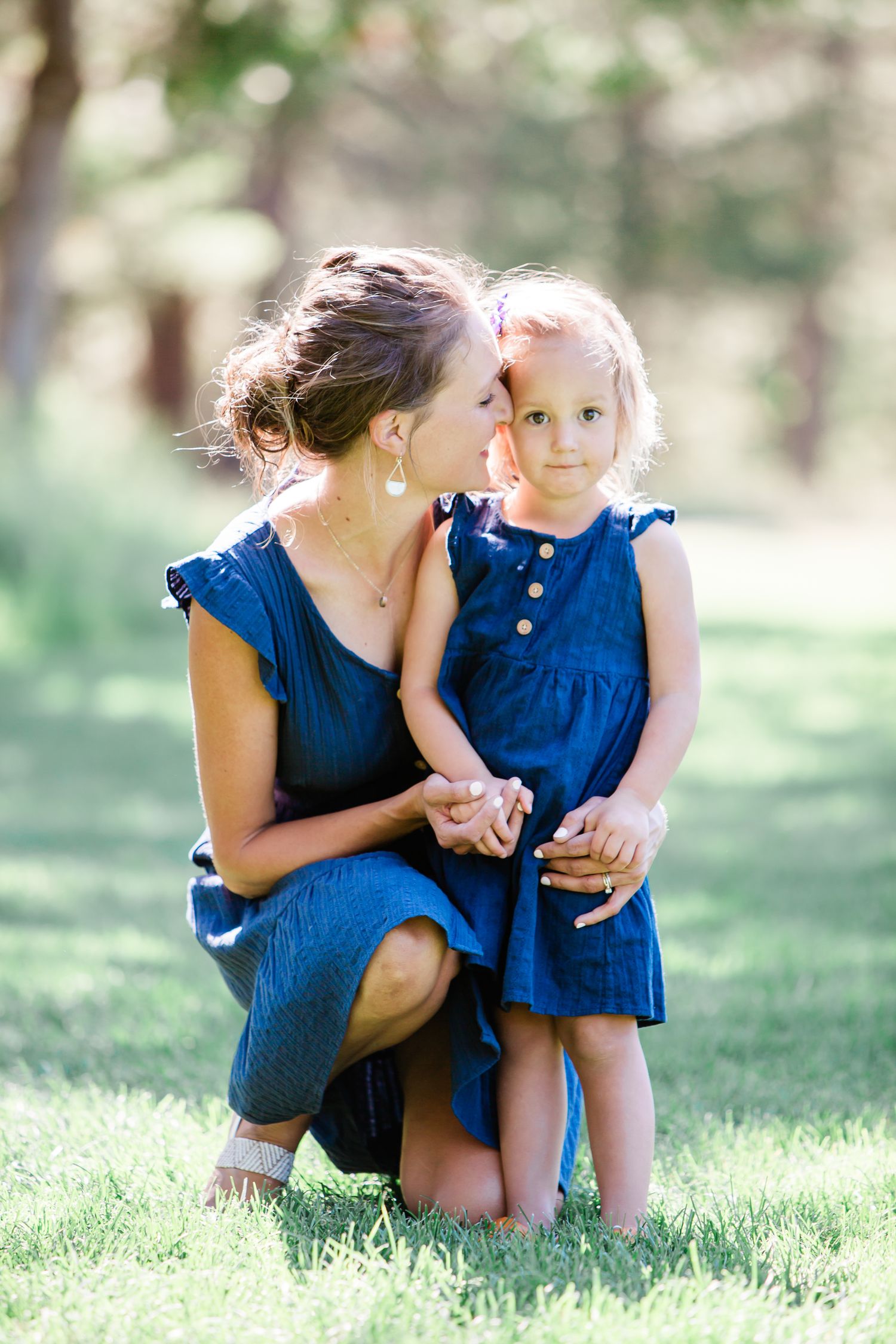 Portrait of a family in Bend, Oregon in Sunriver