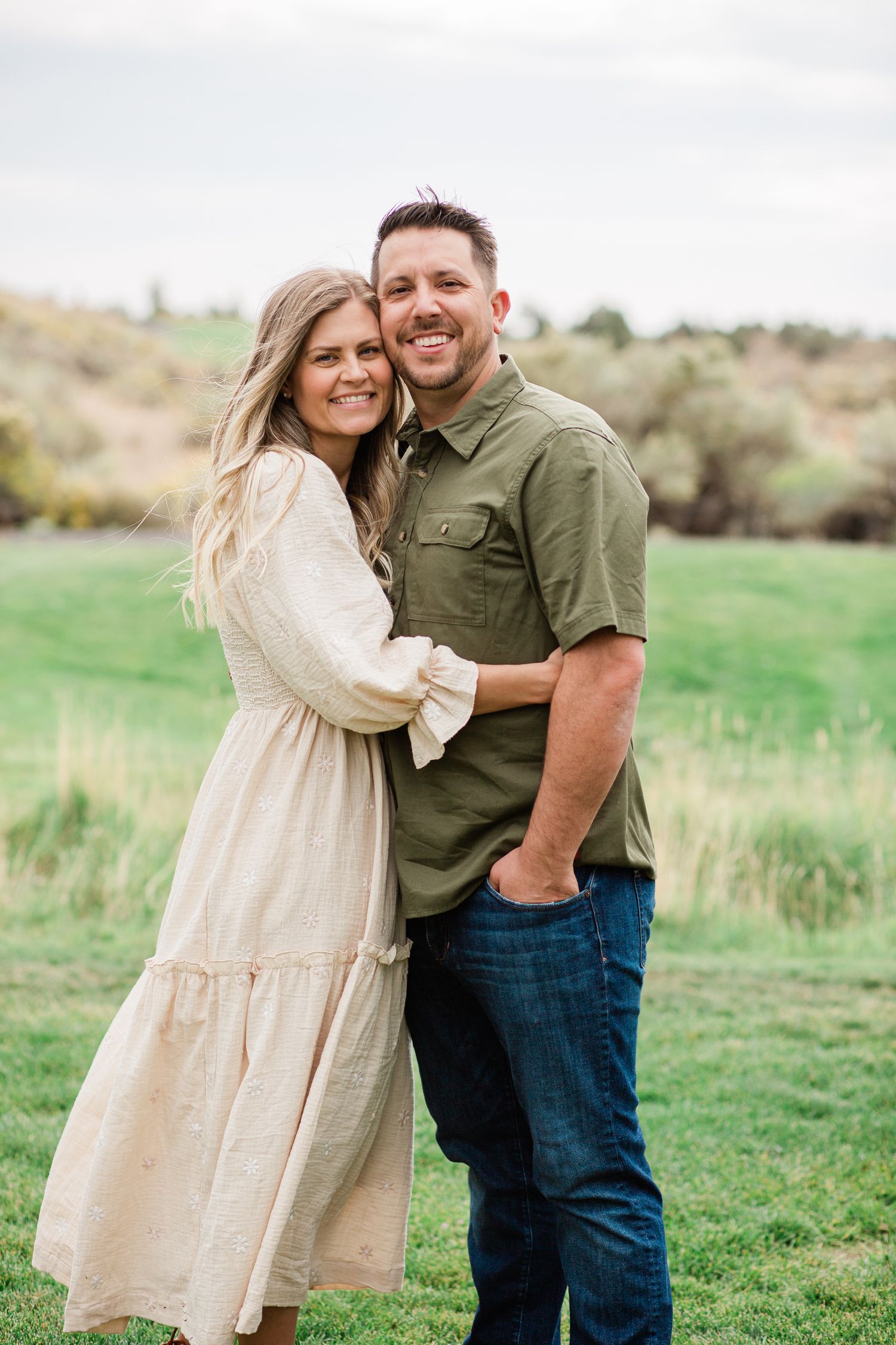 Portrait of a couple in Bend, Oregon at Brasada Ranch
