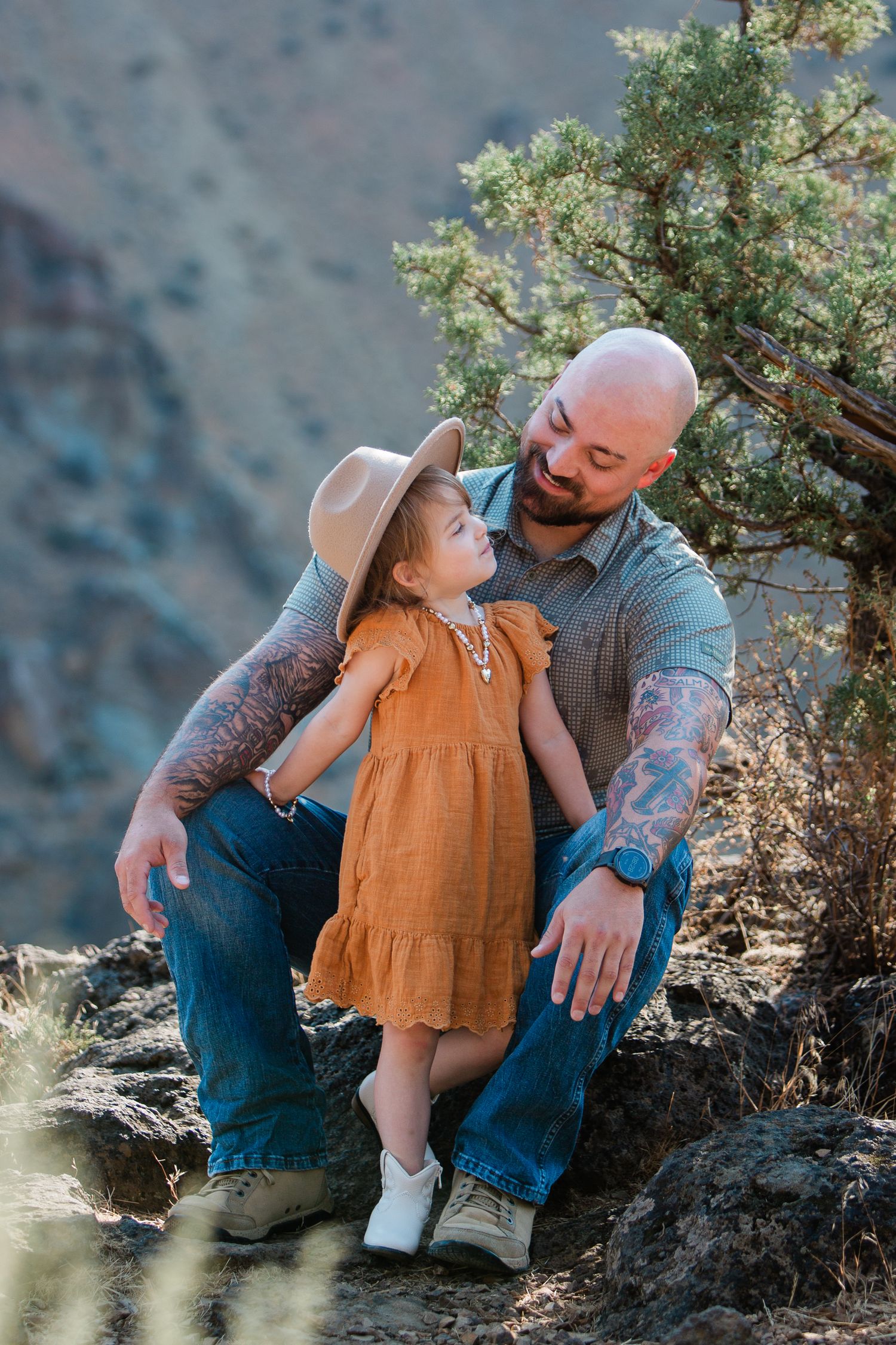 Portrait of a family in Bend, Oregon at Smith Rock