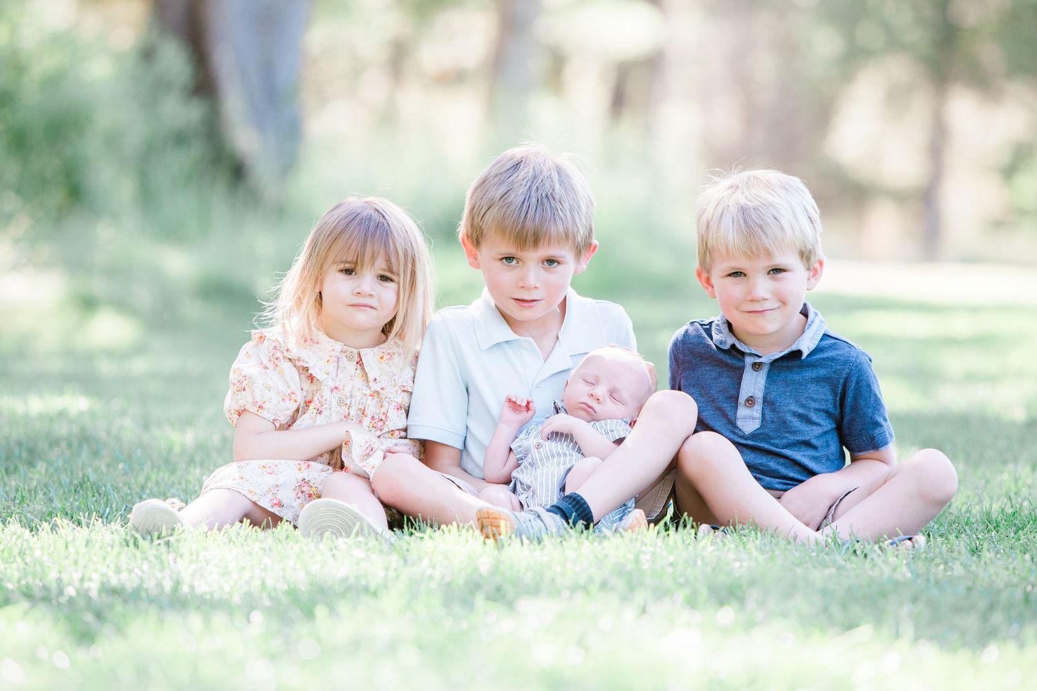 Portrait of a family in Bend, Oregon in Sunriver