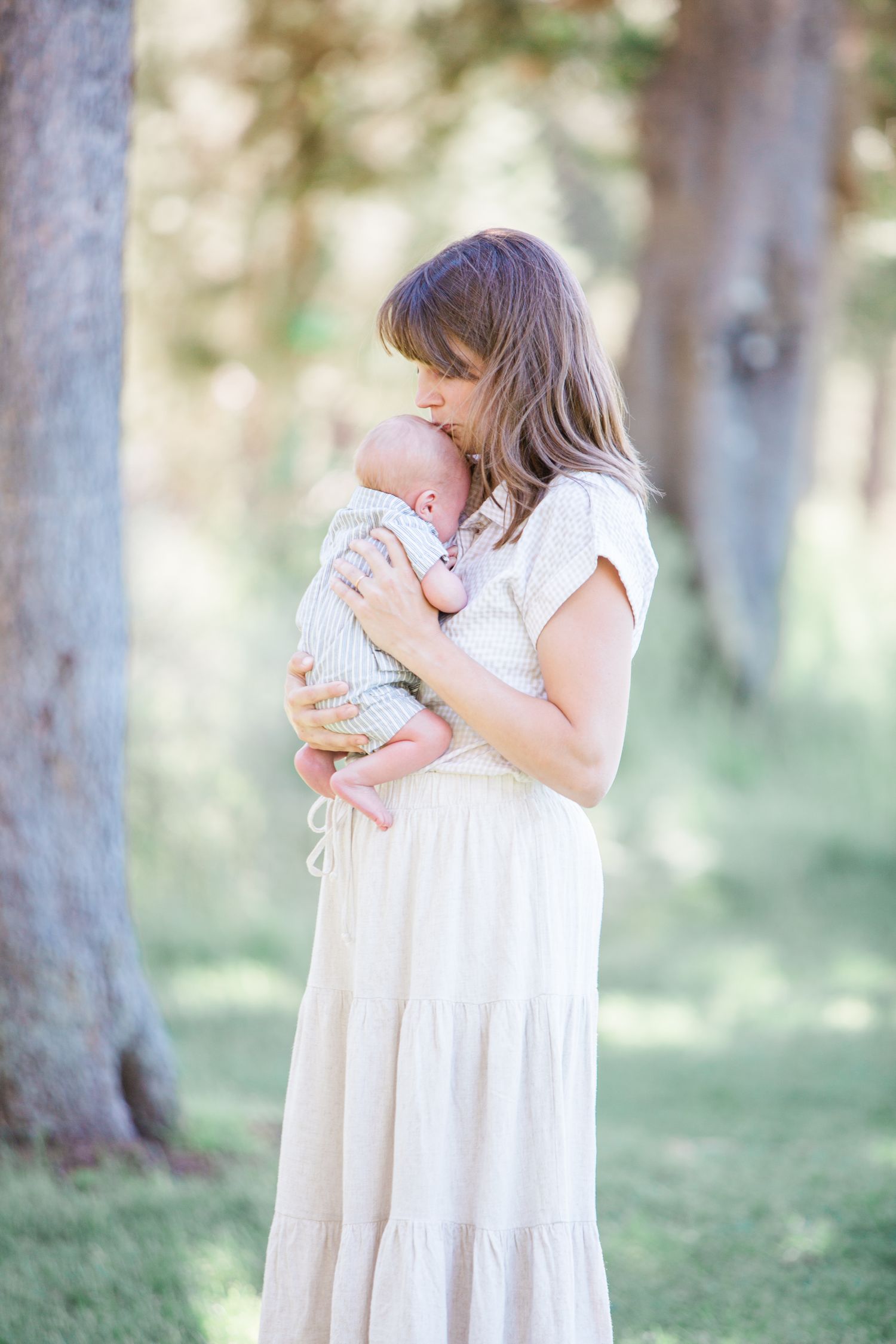 Portrait of a family in Bend, Oregon in Sunriver