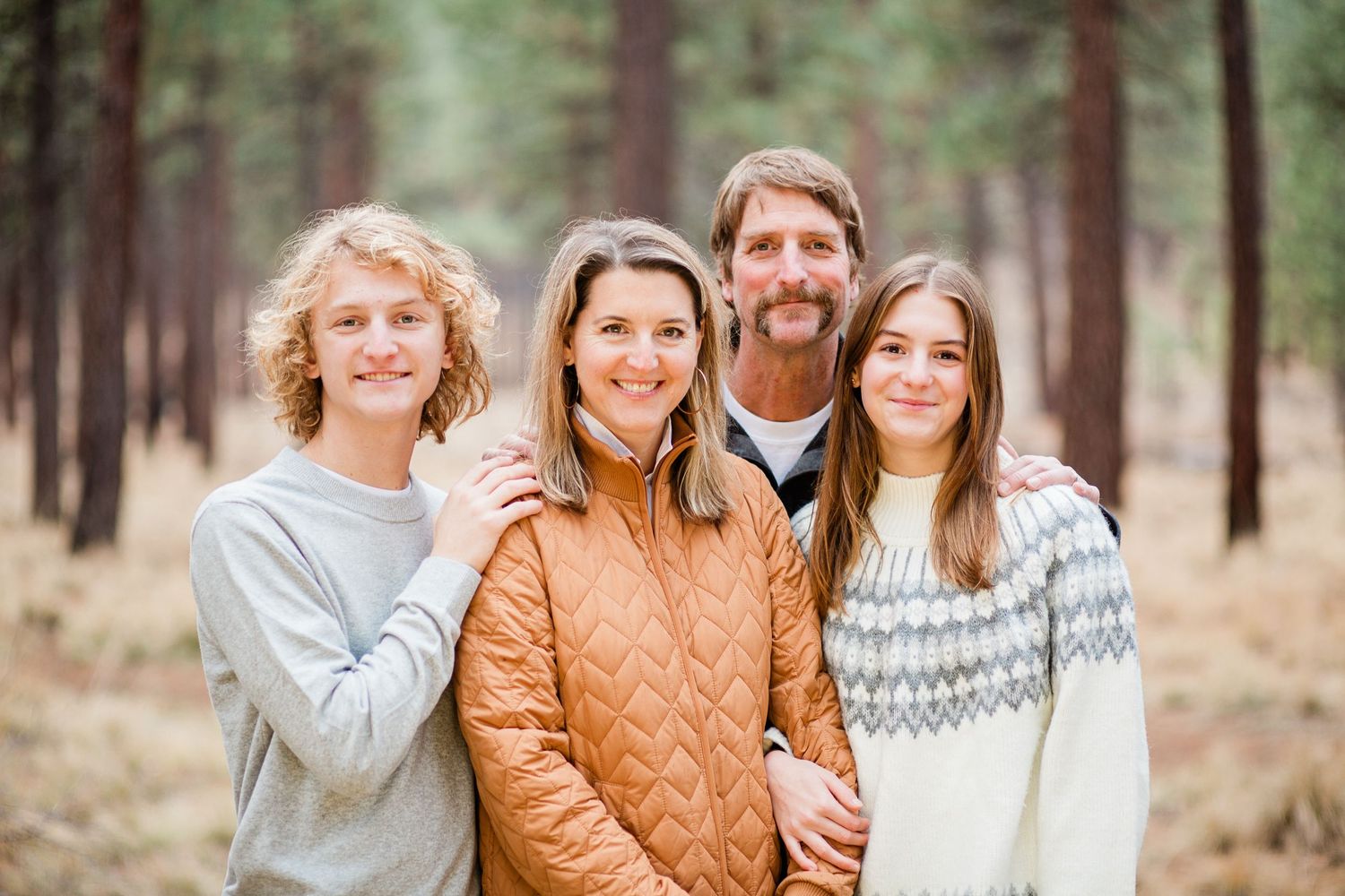 Portrait of a family in Bend, Oregon at Shevlin Park
