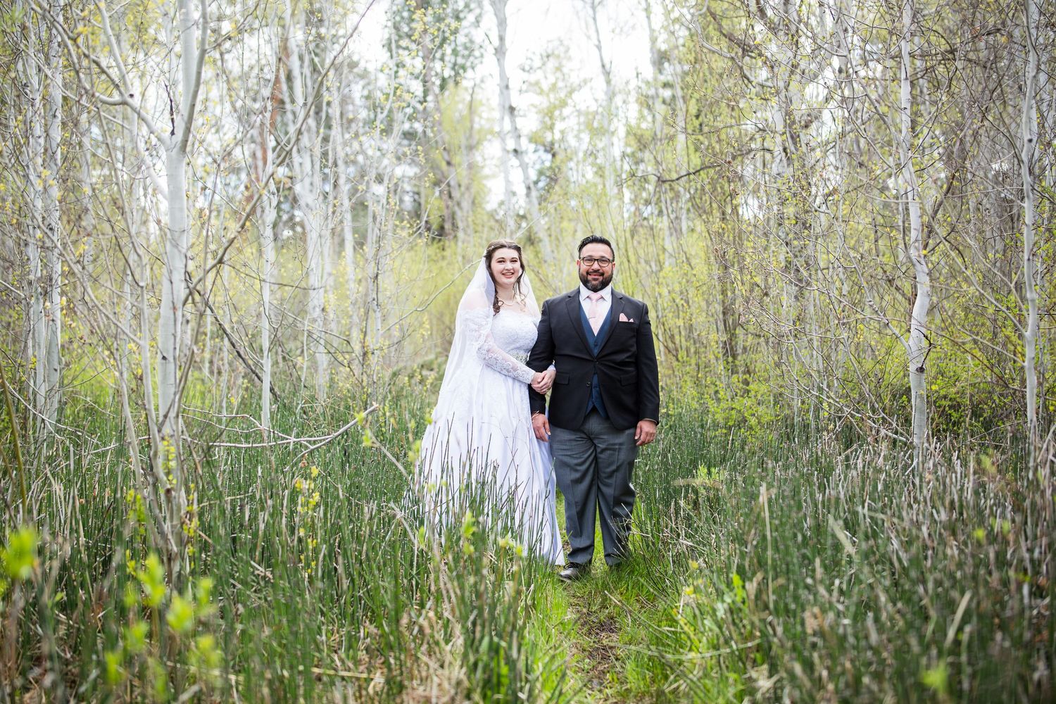 Wedding couple in Bend, Oregon