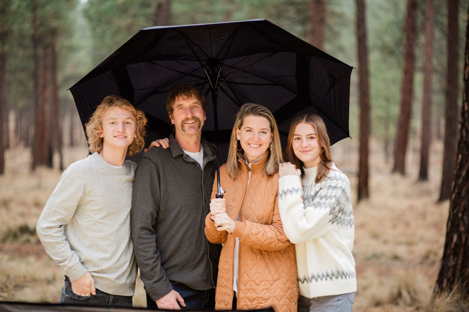 Portrait of a family in Bend, Oregon at Shevlin Park