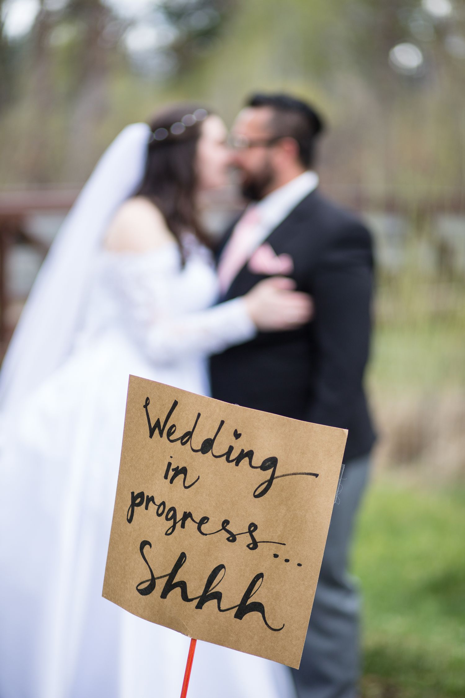Wedding couple in Bend, Oregon