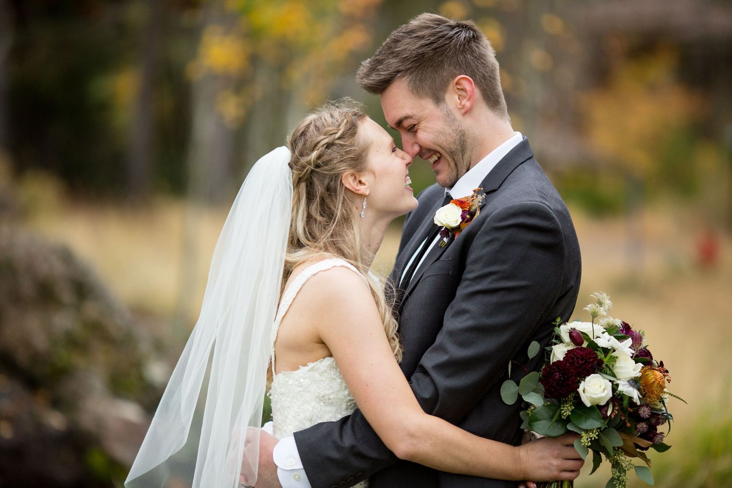 Wedding couple in Sunriver, Oregon