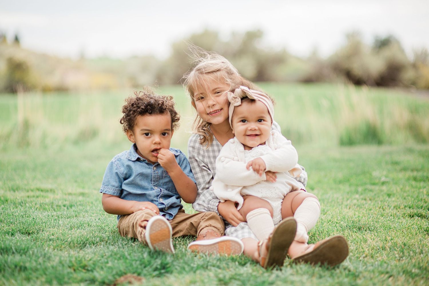Portrait of a family in Bend, Oregon at Brasada Ranch