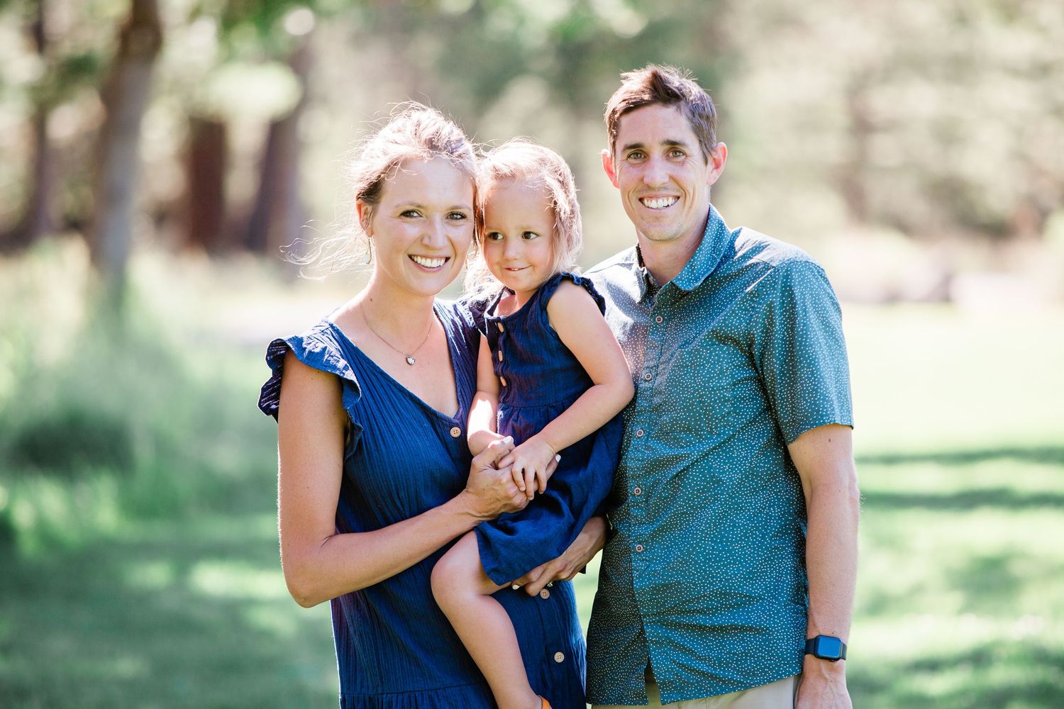 Portrait of a family in Bend, Oregon in Sunriver