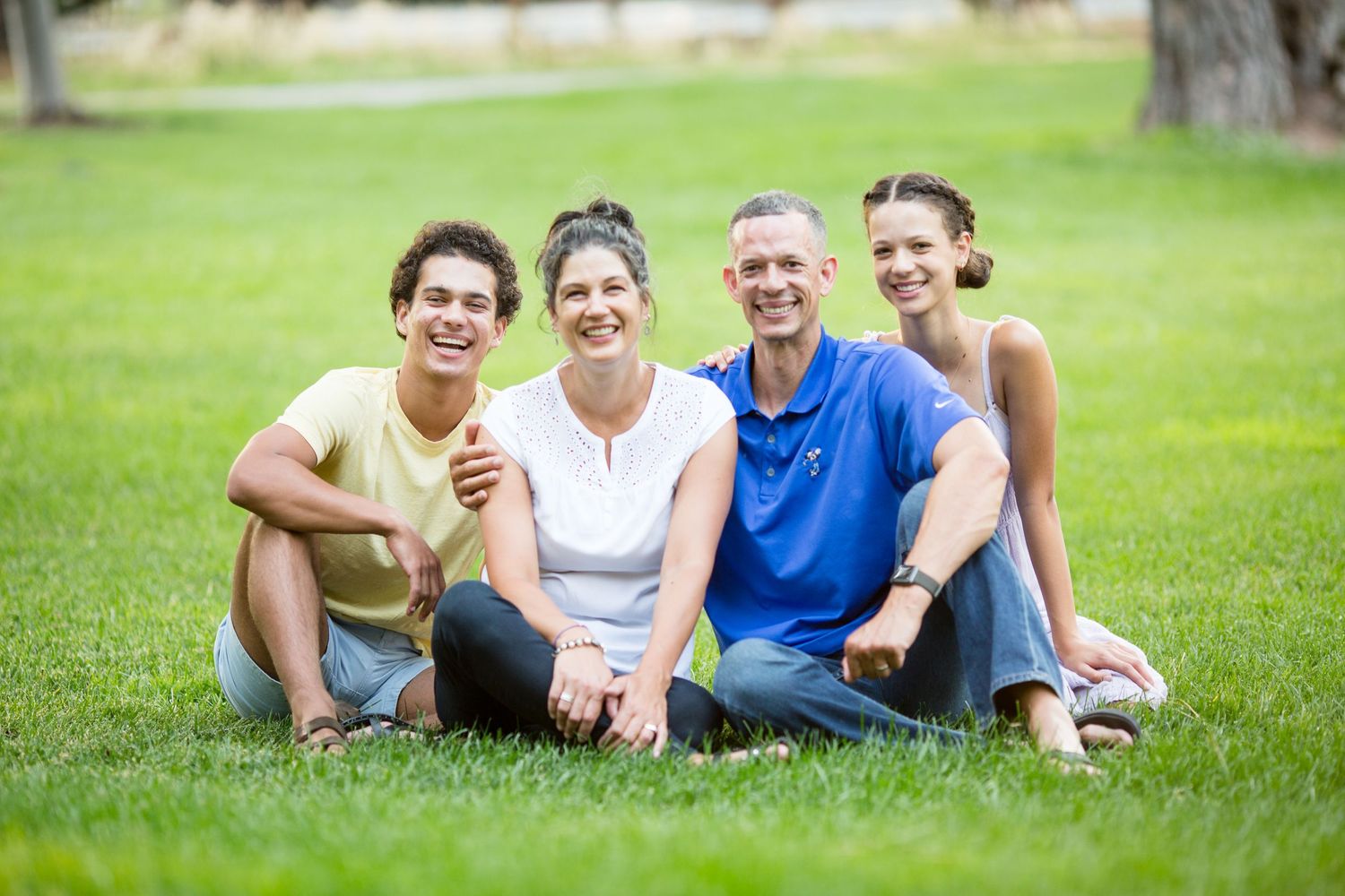 Portrait of a family in Bend, Oregon