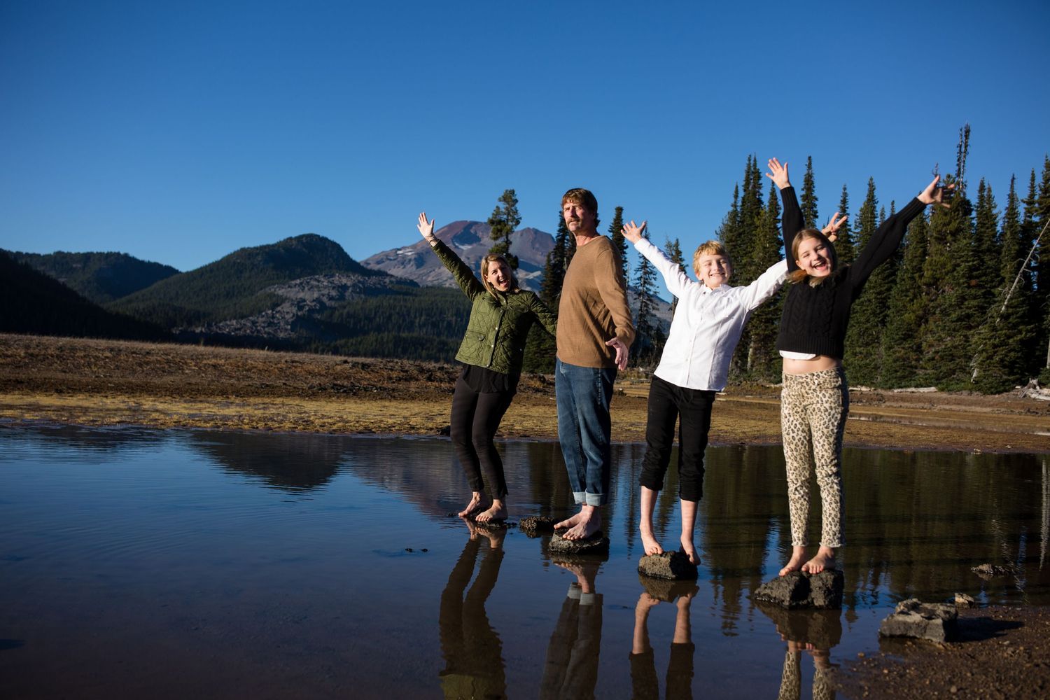 Portrait of a family in Bend, Oregon at Sparks Lake