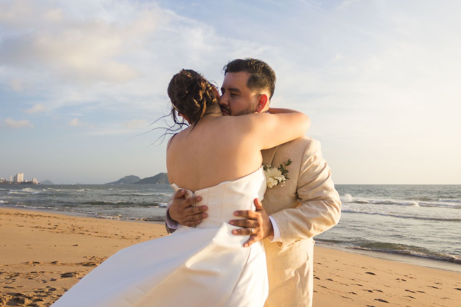 Fotografía de boda íntima con luz natural
