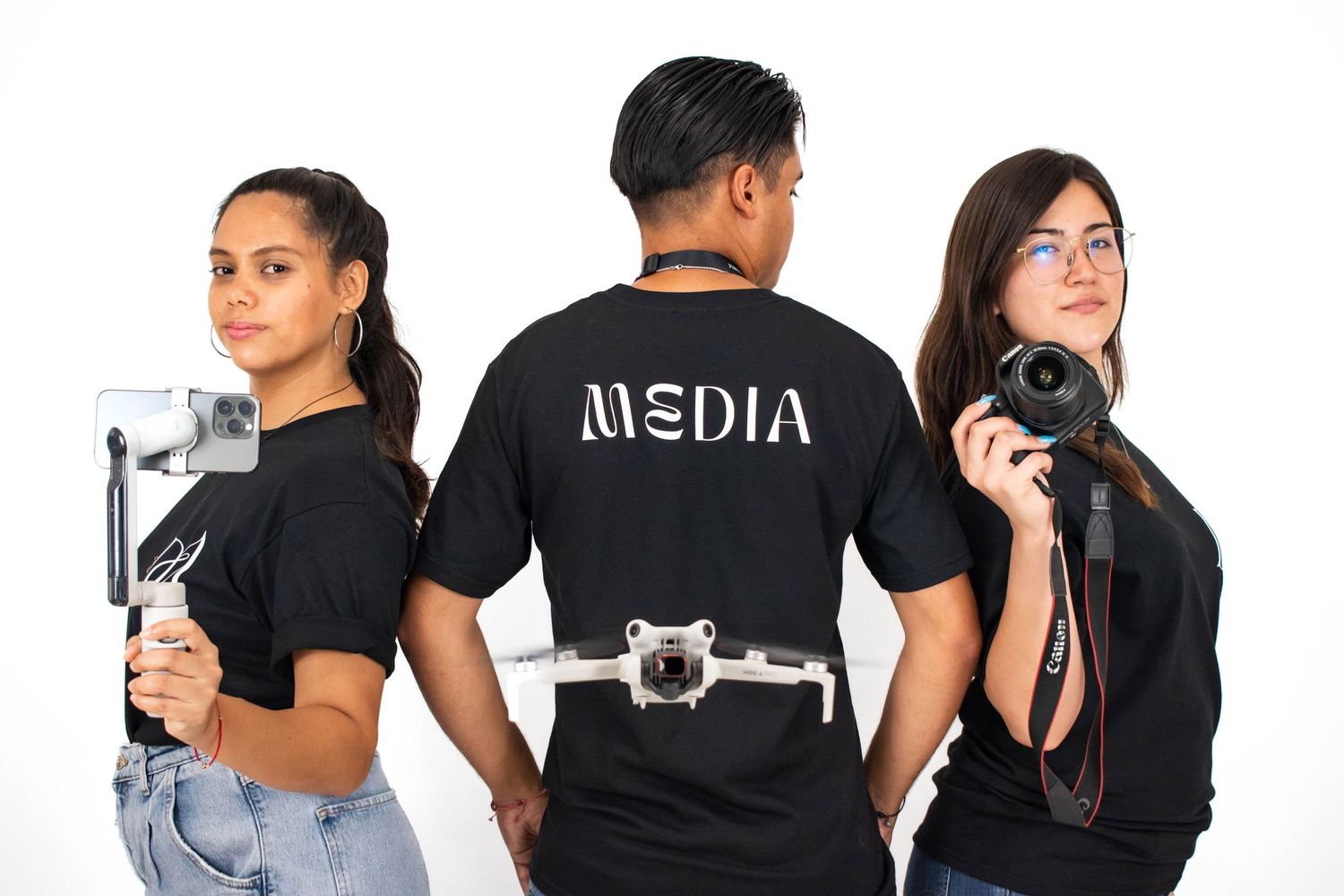Retrato del equipo creativo en estudio