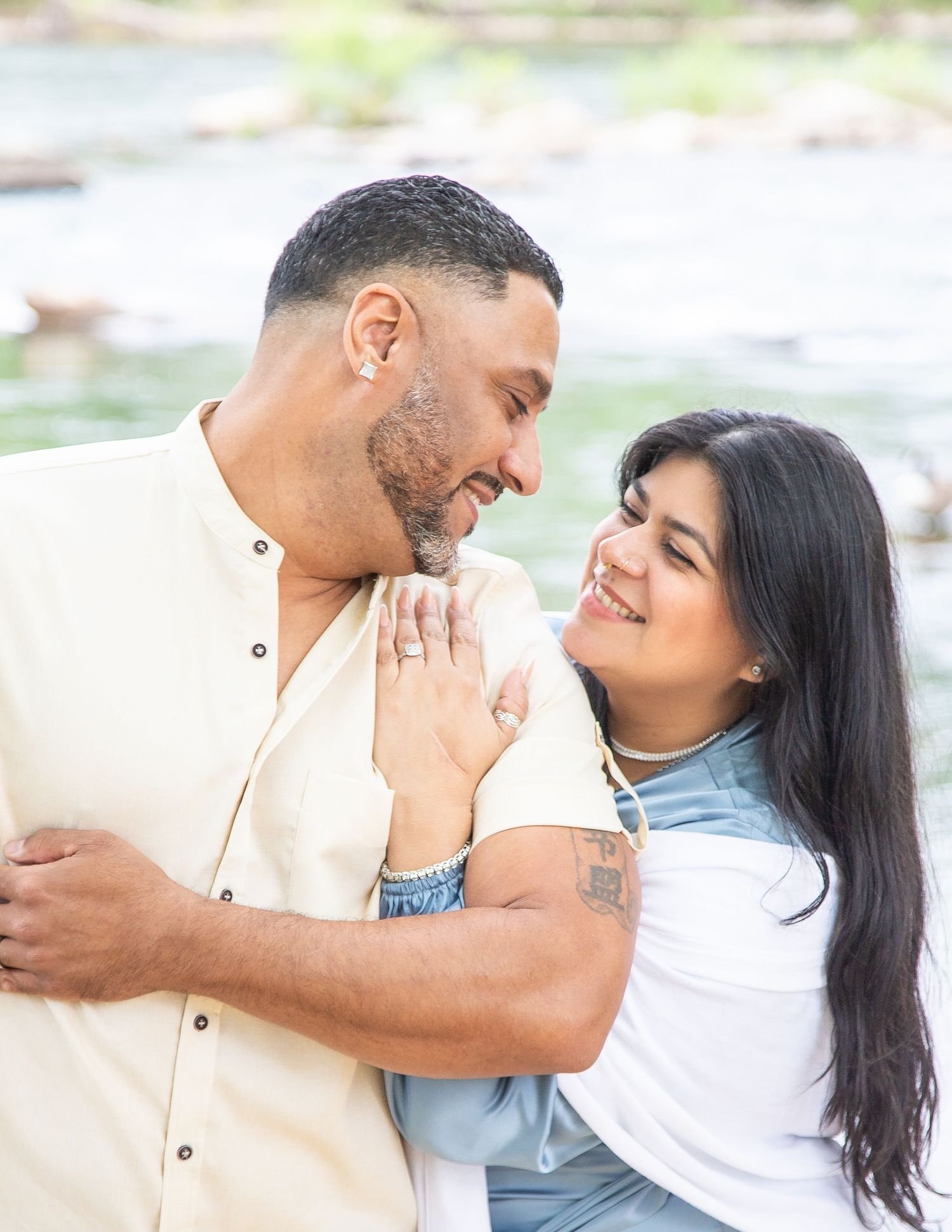 Tender embrace captured in series of romantic outdoor photos.