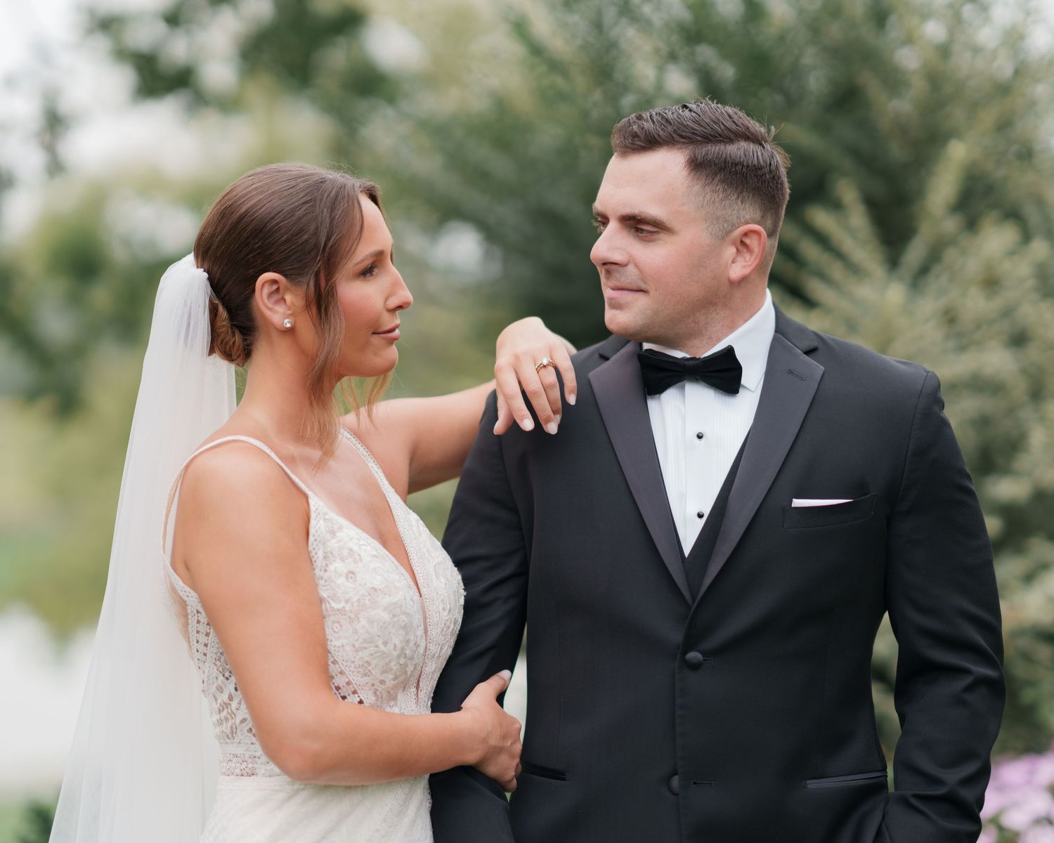 Romantic, timeless wedding photos at Long Branch Historic House in Northern VA