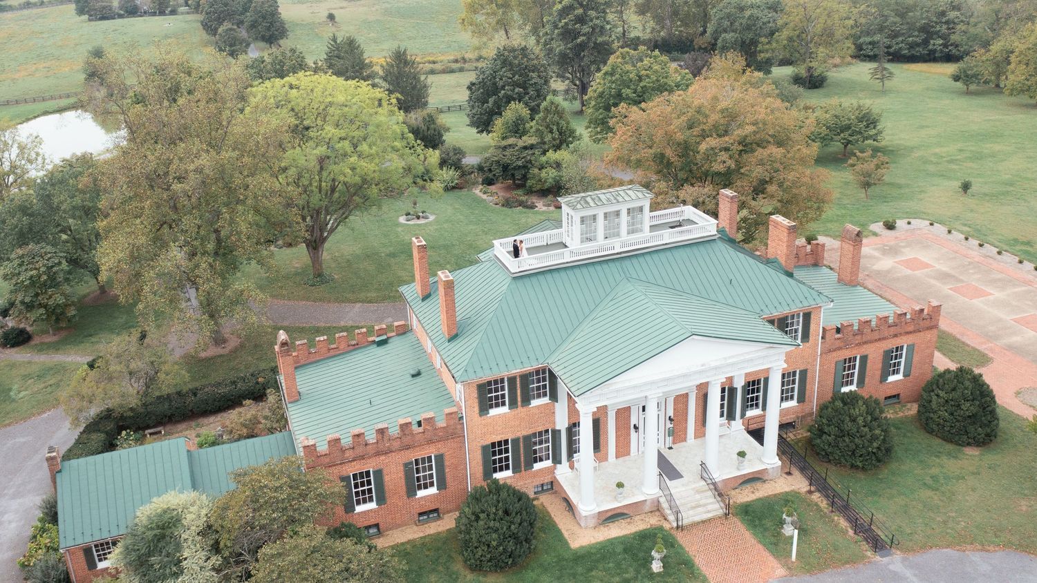 timeless couple portraits at Long Branch Historic House wedding in Northern Virginia, photographed by Joseph Paul Media