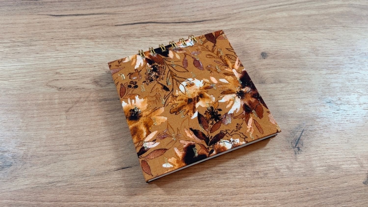 PAPETERIEWERK - Kartenartikel, Fotoprodukte, Schreibwaren - Schweizer Handwerkskunst - individuelle Anlasspapeterie,  Geschenkartikel