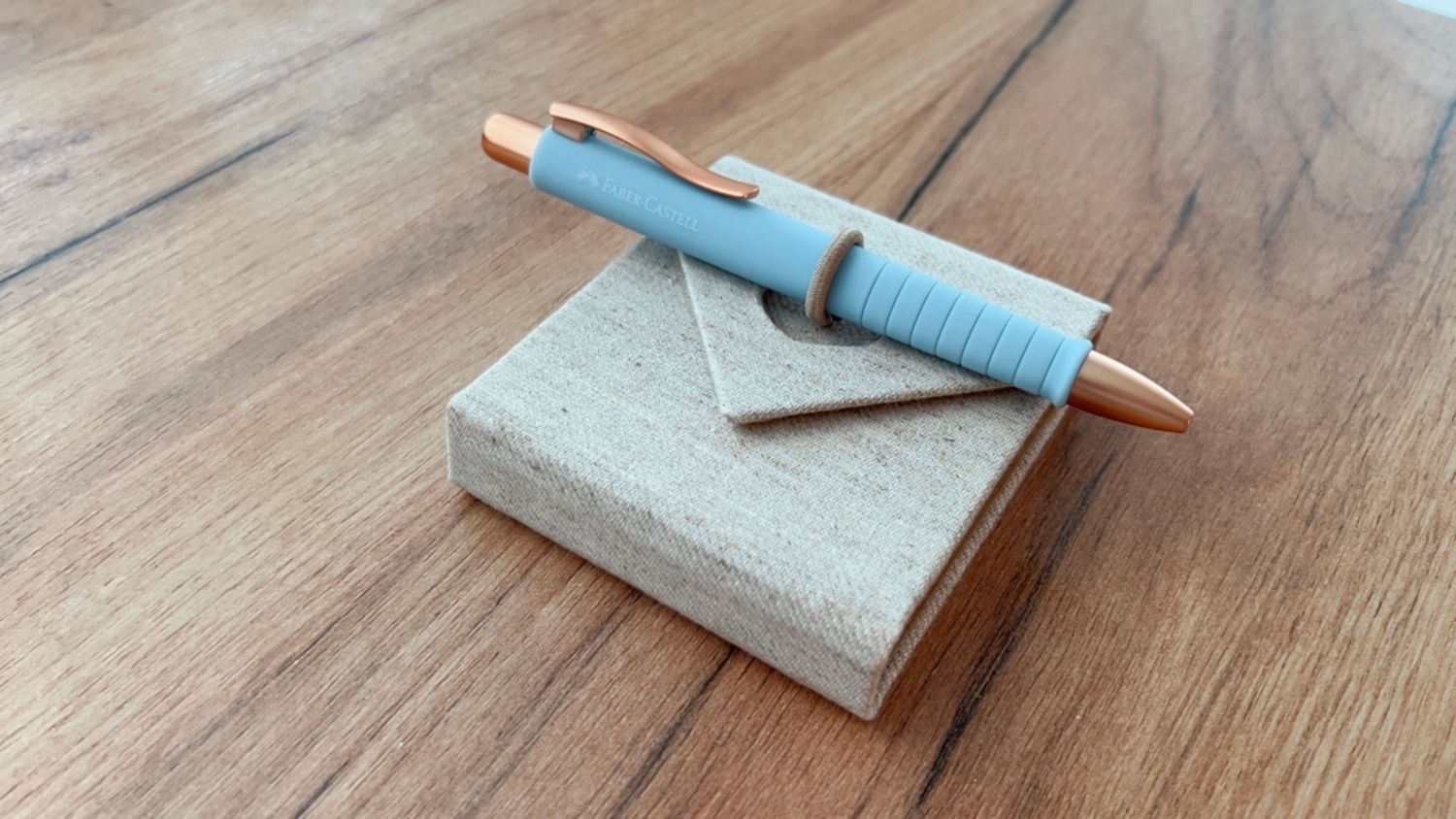 PAPETERIEWERK - Kartenartikel, Fotoprodukte, Schreibwaren - Schweizer Handwerkskunst - individuelle Anlasspapeterie,  Geschenkartikel