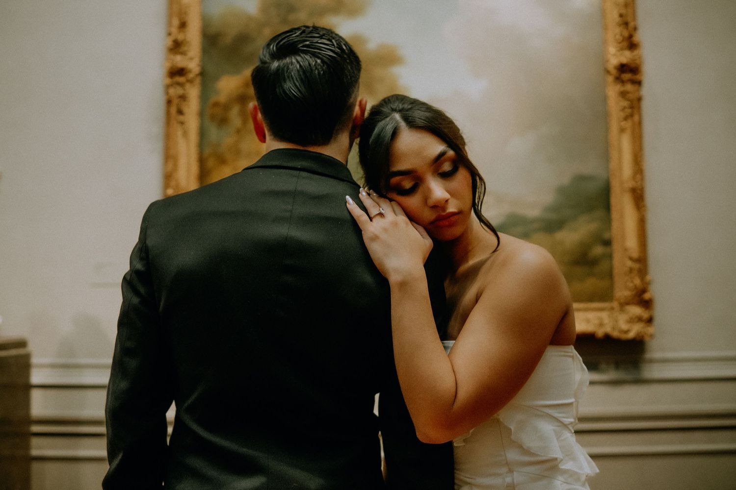 Couple moody and elegant portrait at Gallery of Art in Washington DC