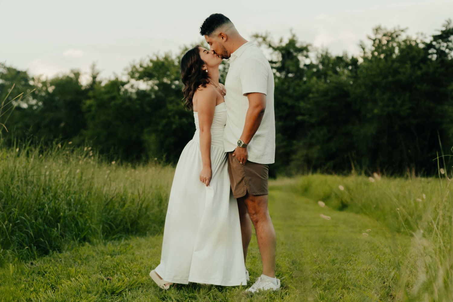 Outdoor engagement couple portrait in Manassas battlefield